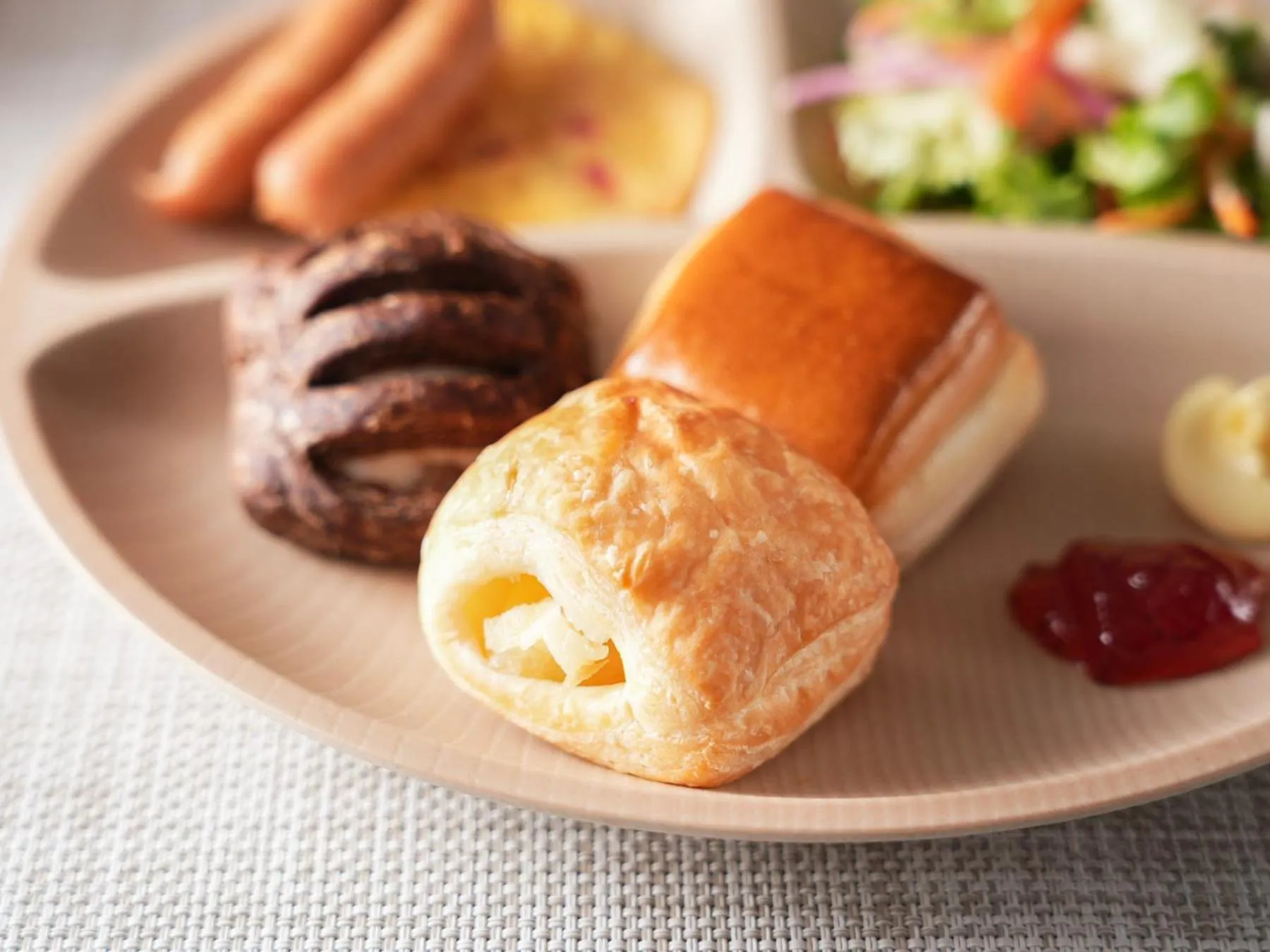 Buffet breakfast in Super Hotel Nara Shin Omiya Ekimae