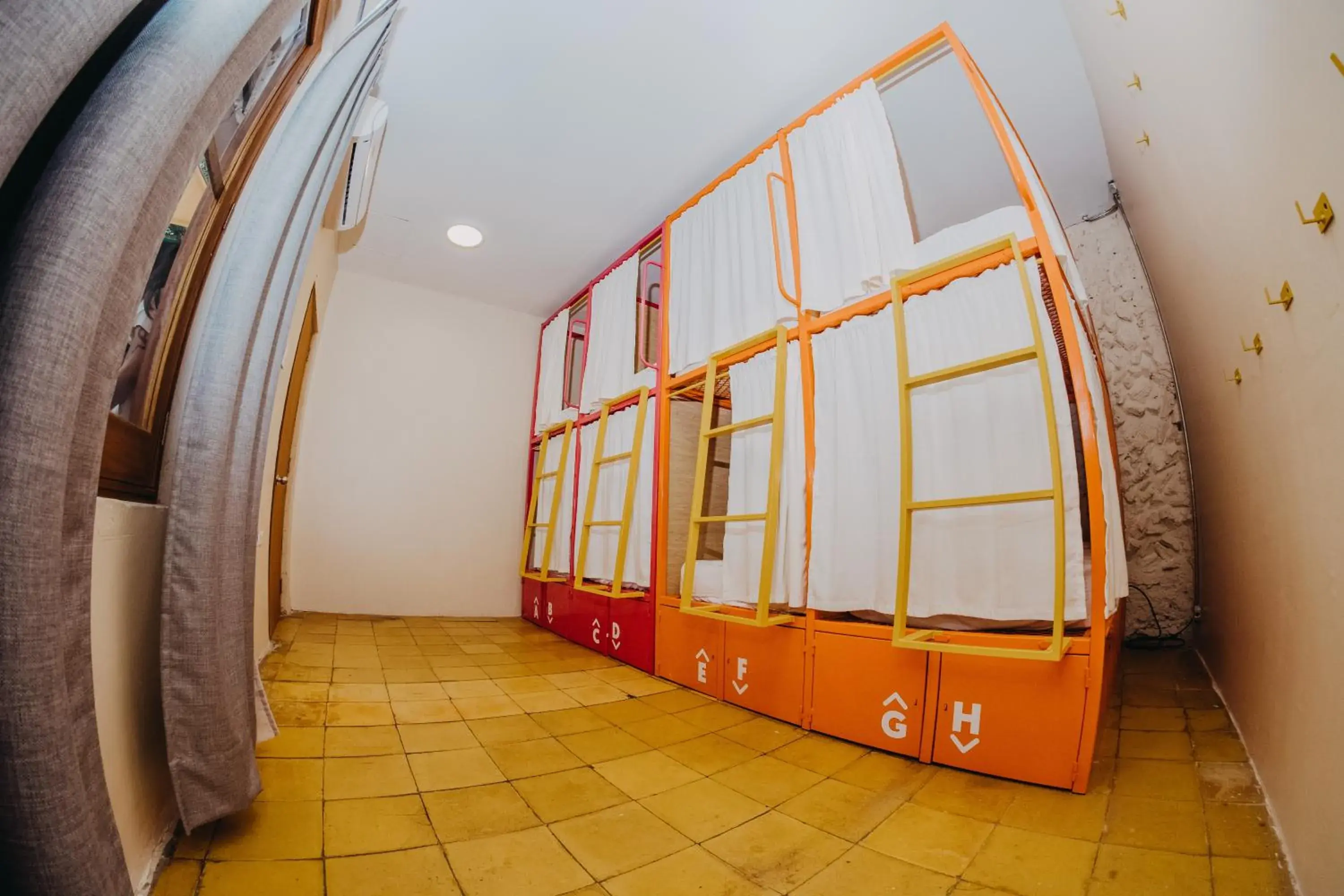 Bed in 6-Bed Mixed Dormitory Room with Private Bathroom in Viajero Cartagena - Centro Hostel Bed in 6-Bed Mixed Dormitory Room with Private Bathroom in Viajero Cartagena - Centro Hostel