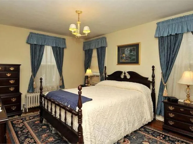 Second Street Suite