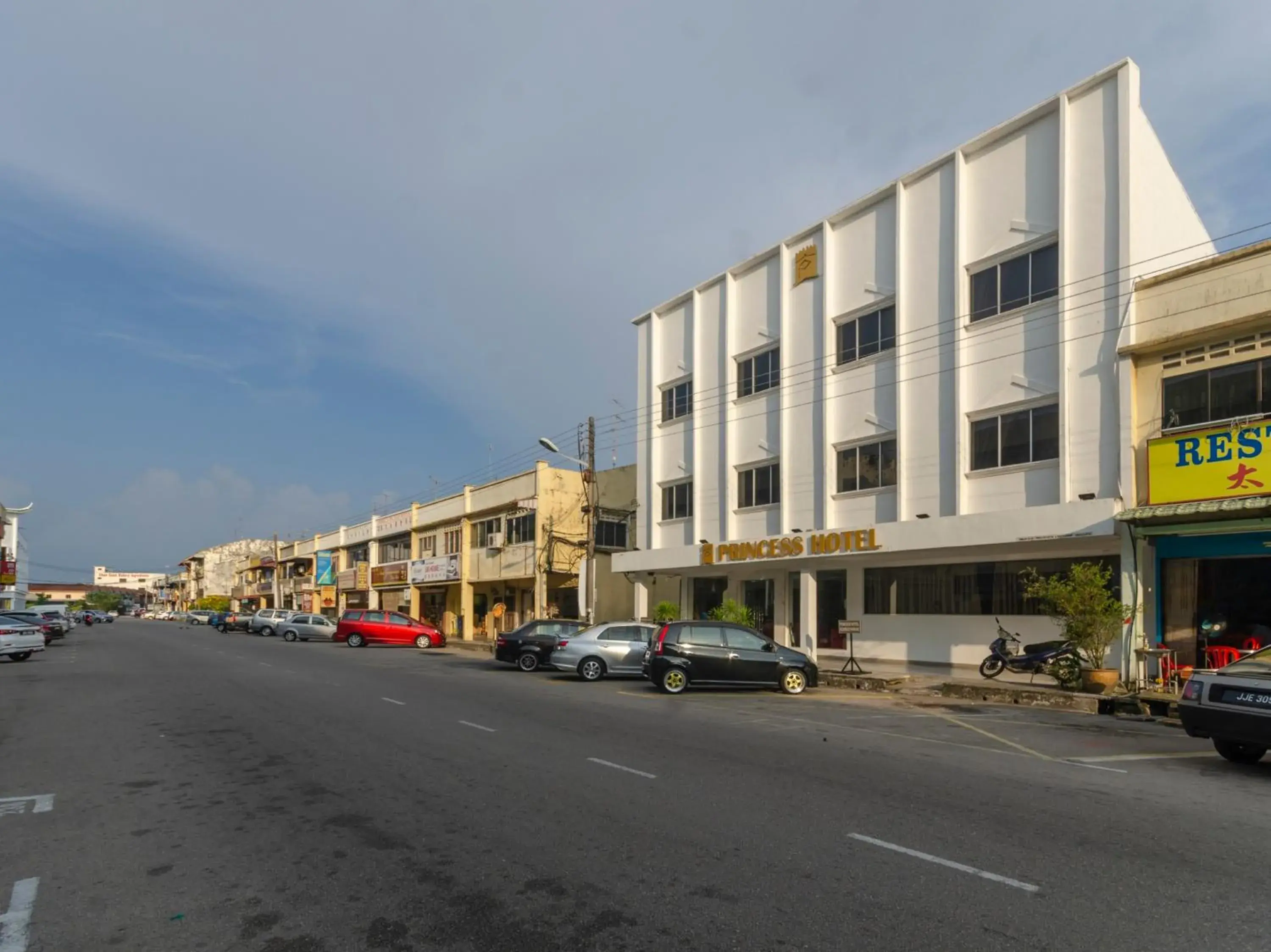 Facade/entrance in Princess Hotel Pontian Facade/entrance in Princess Hotel Pontian