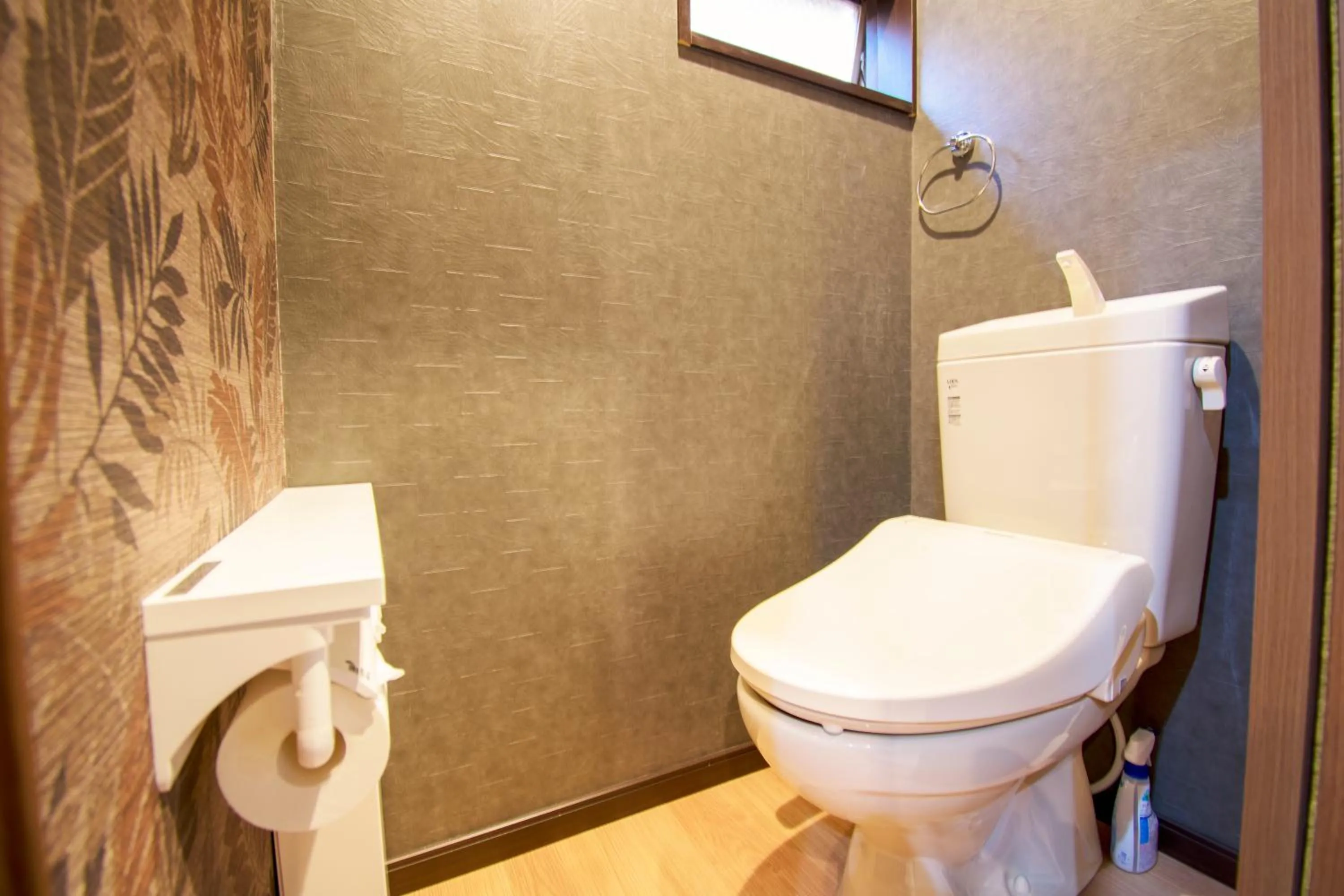 Toilet in Royce Enmachi