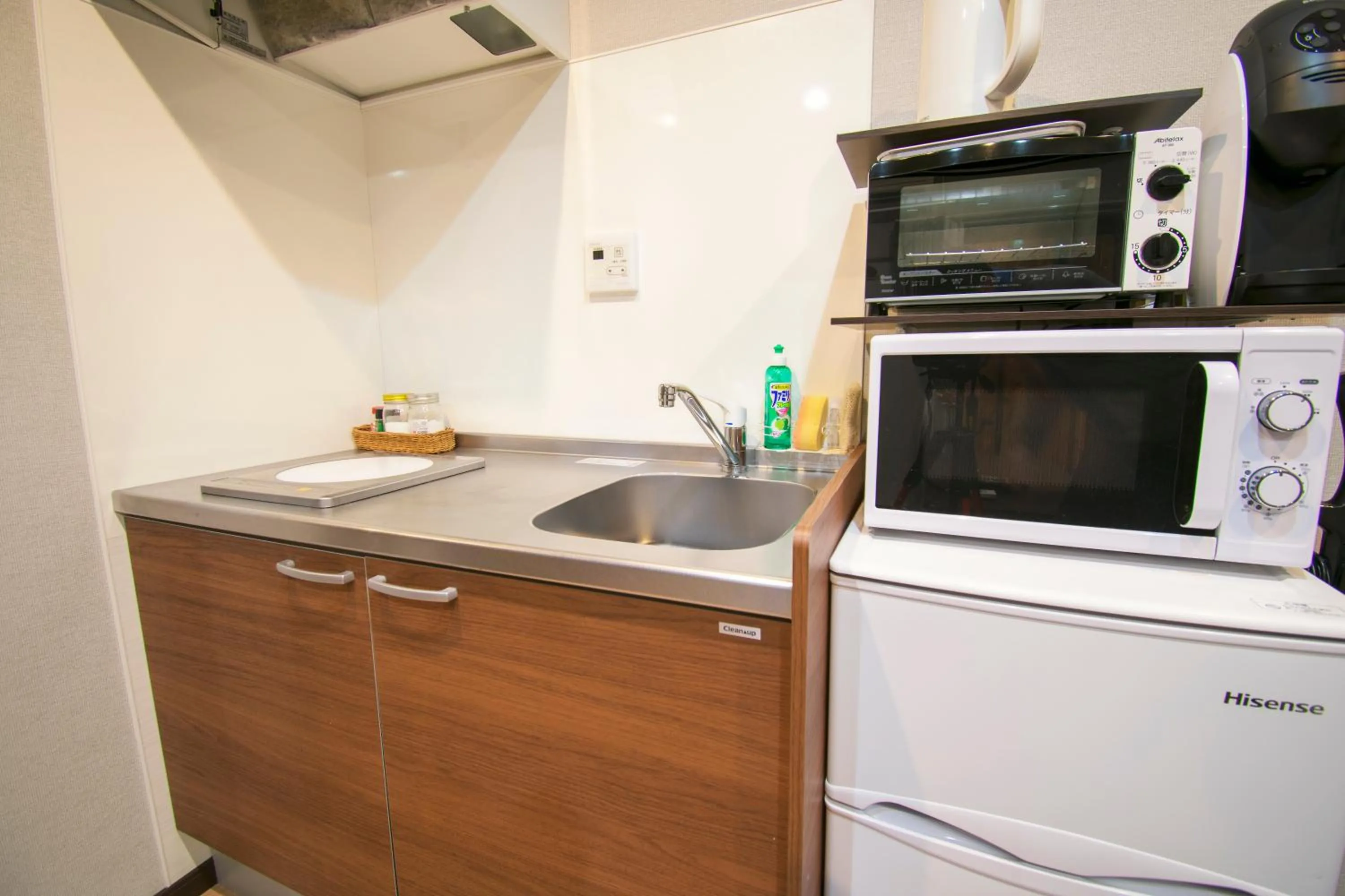 Kitchen or kitchenette in Royce Enmachi