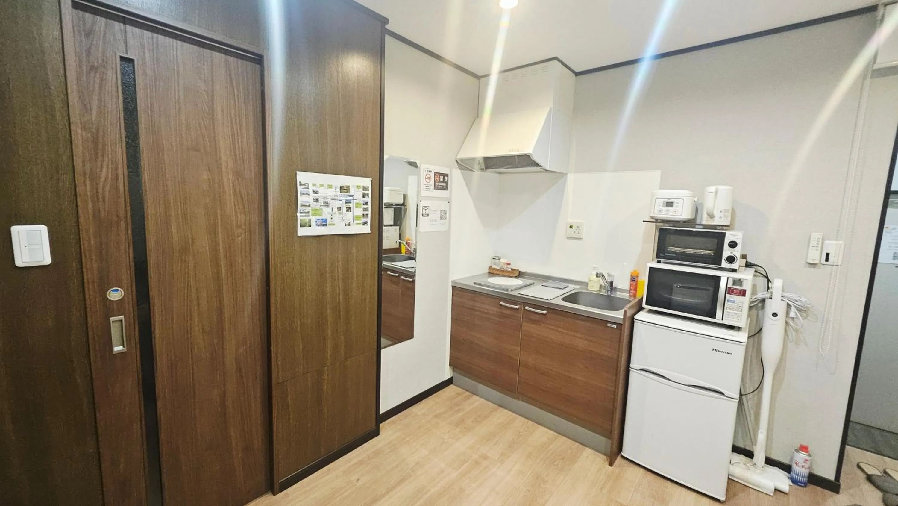 Kitchen or kitchenette in Royce Enmachi