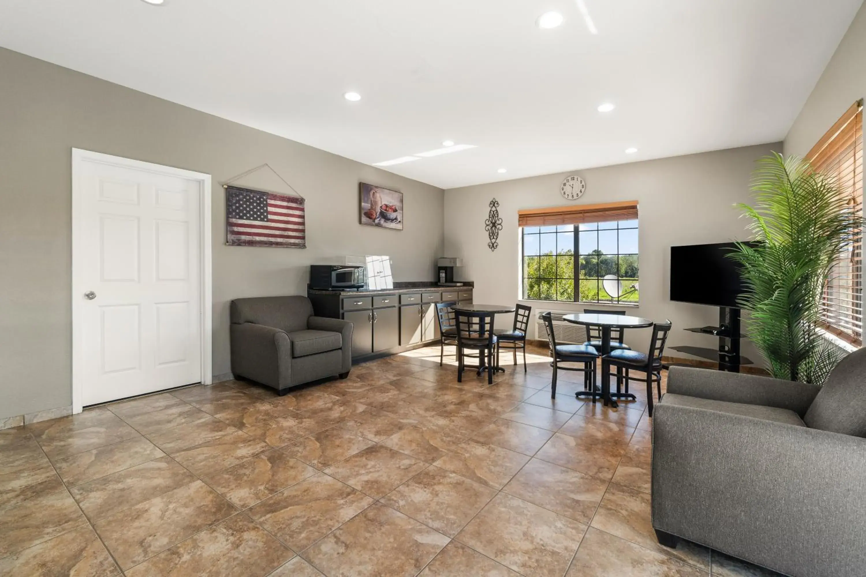 Breakfast in Americas Best Value Inn Byhalia Breakfast in Americas Best Value Inn Byhalia