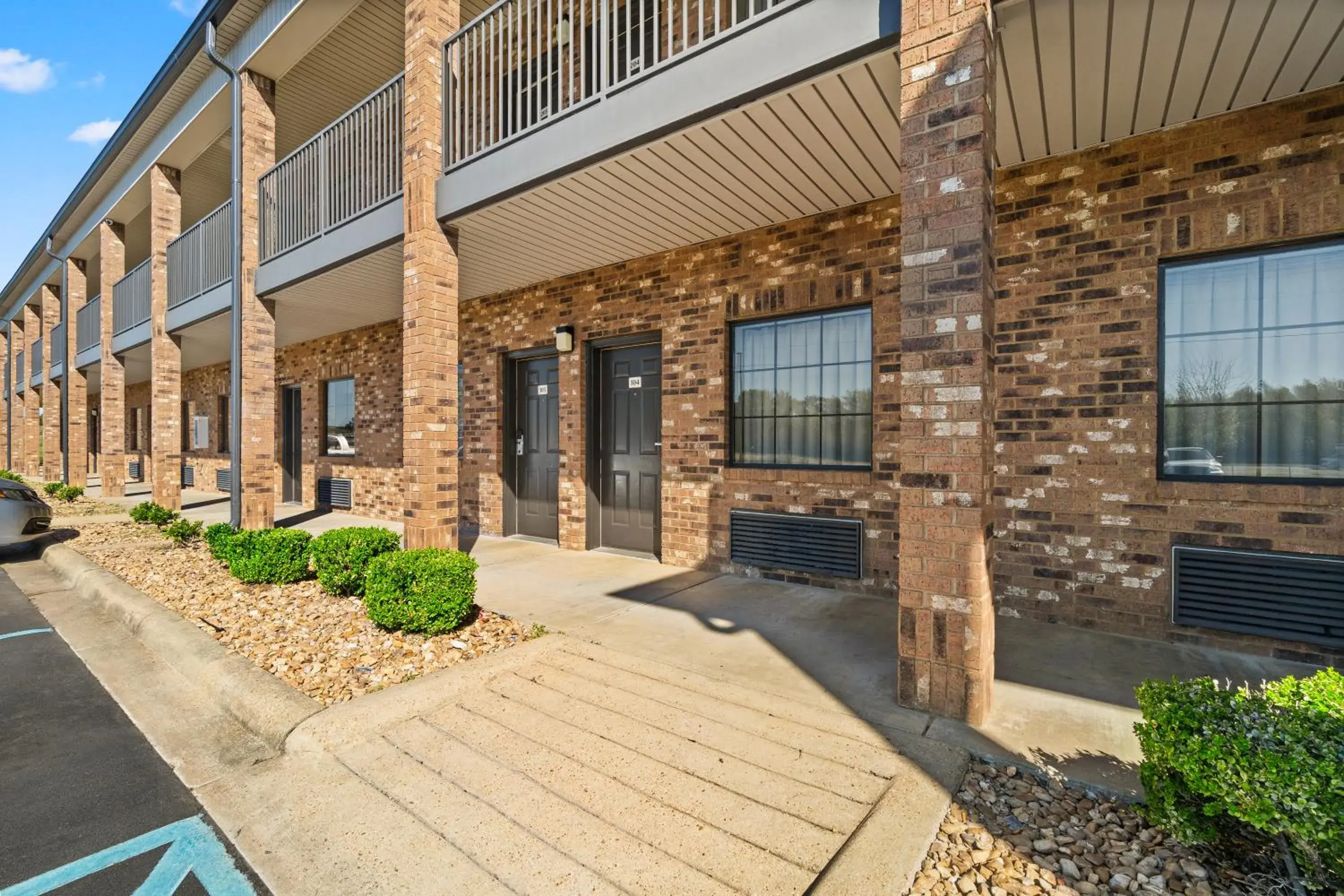 Property building in Americas Best Value Inn Byhalia Property building in Americas Best Value Inn Byhalia