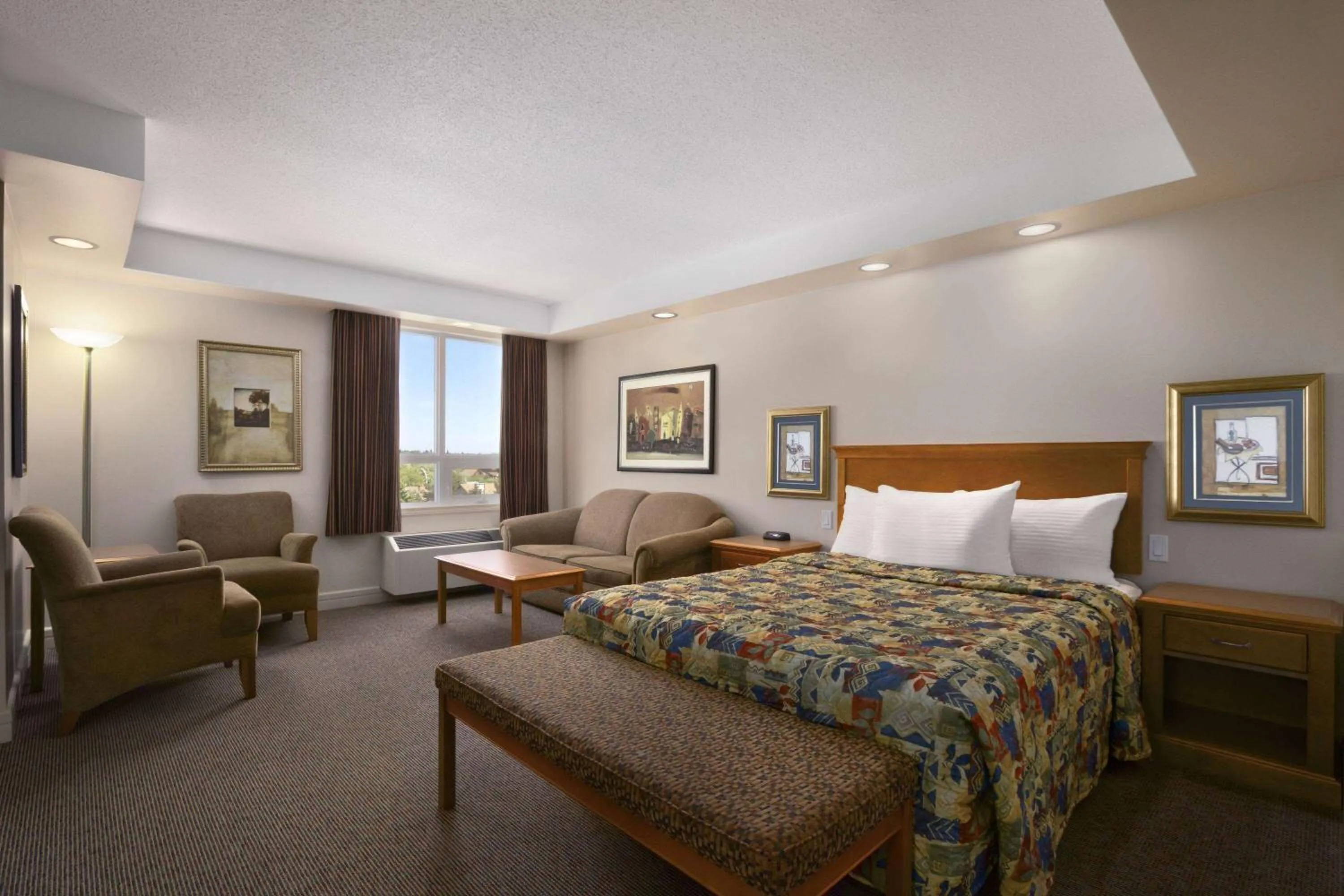Photo of the whole room, Bed in Travelodge by Wyndham Spruce Grove