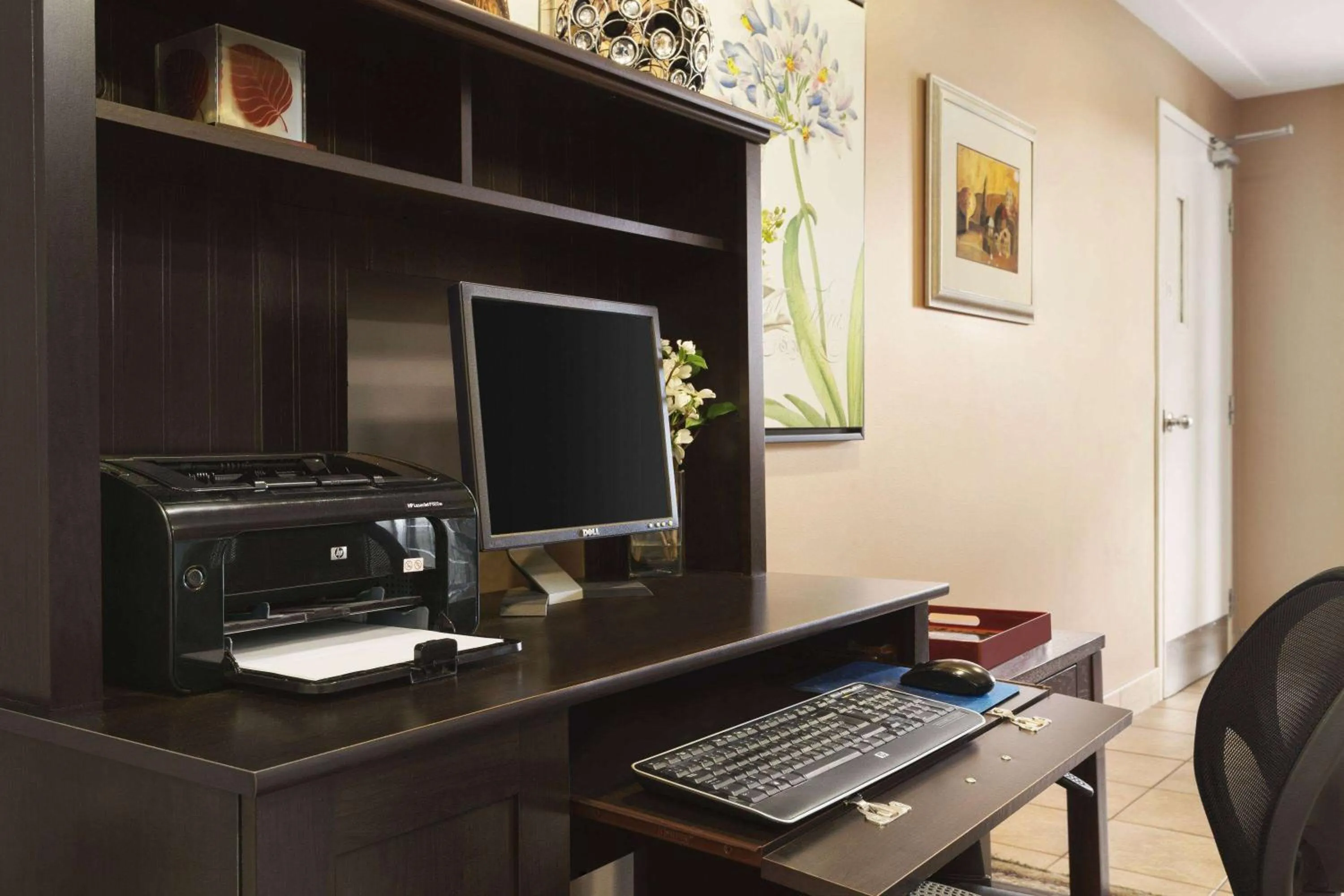 Lobby or reception in Travelodge by Wyndham Spruce Grove