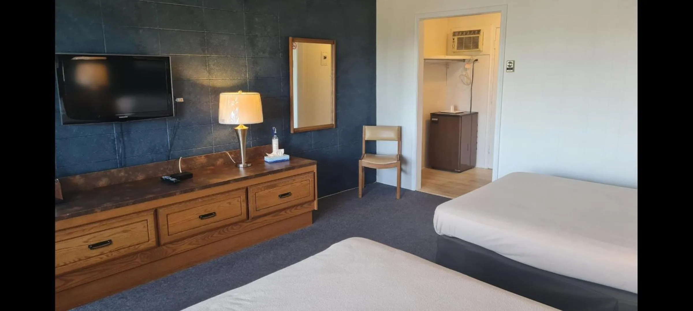 View (from property/room), Bed in The Inn At Lock Seven