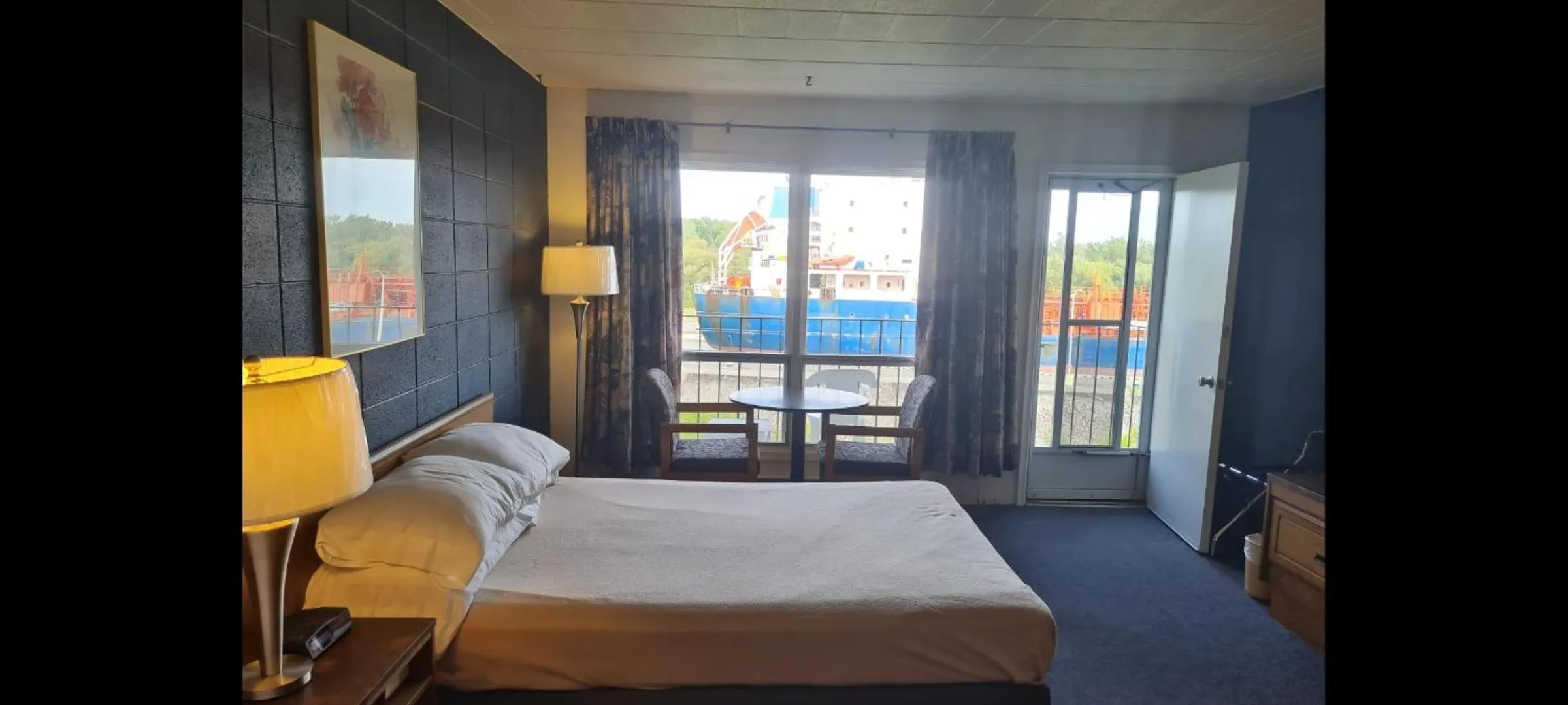 View (from property/room), Bed in The Inn At Lock Seven