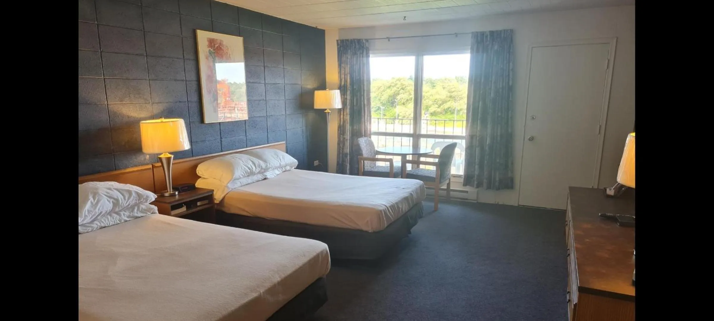 View (from property/room), Bed in The Inn At Lock Seven