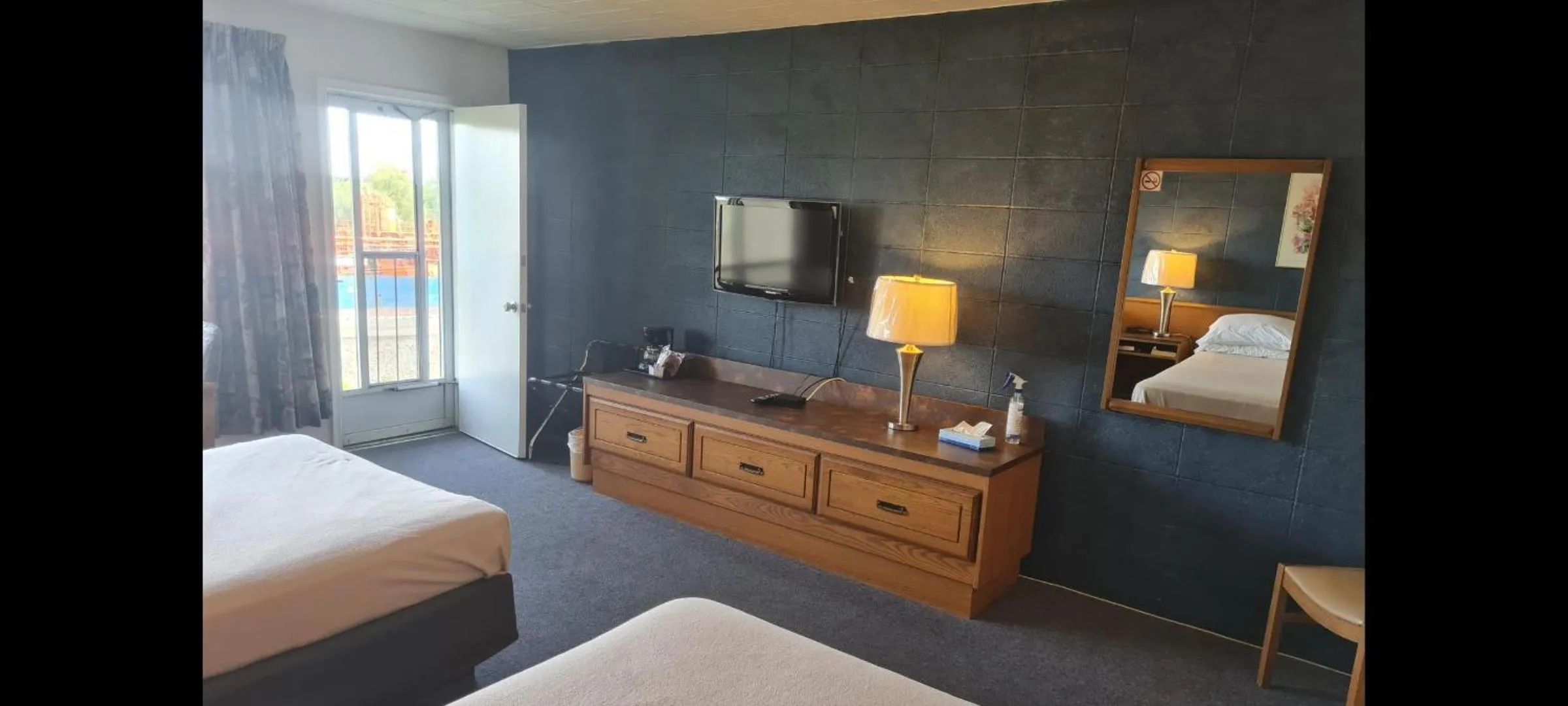 View (from property/room), Bed in The Inn At Lock Seven