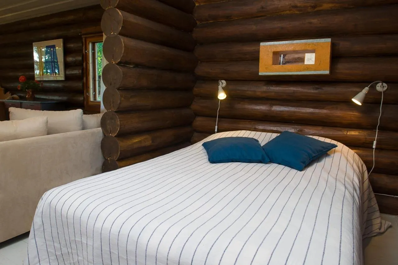 Bed in Koivulan Kartano