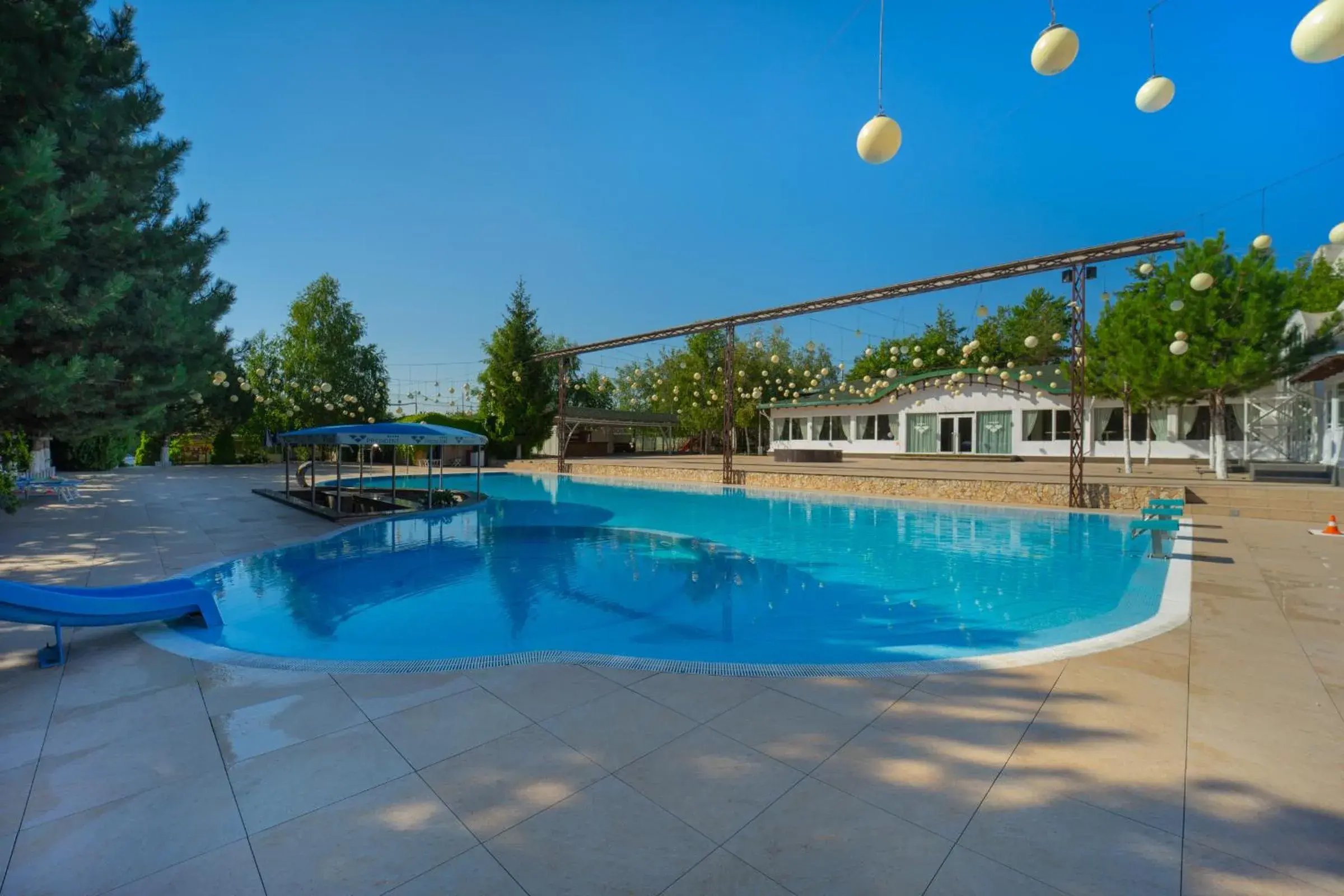 Swimming pool in President Resort Hotel Swimming pool in President Resort Hotel