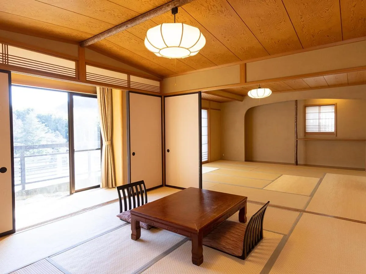 Izu Nagaoka Kinjokan