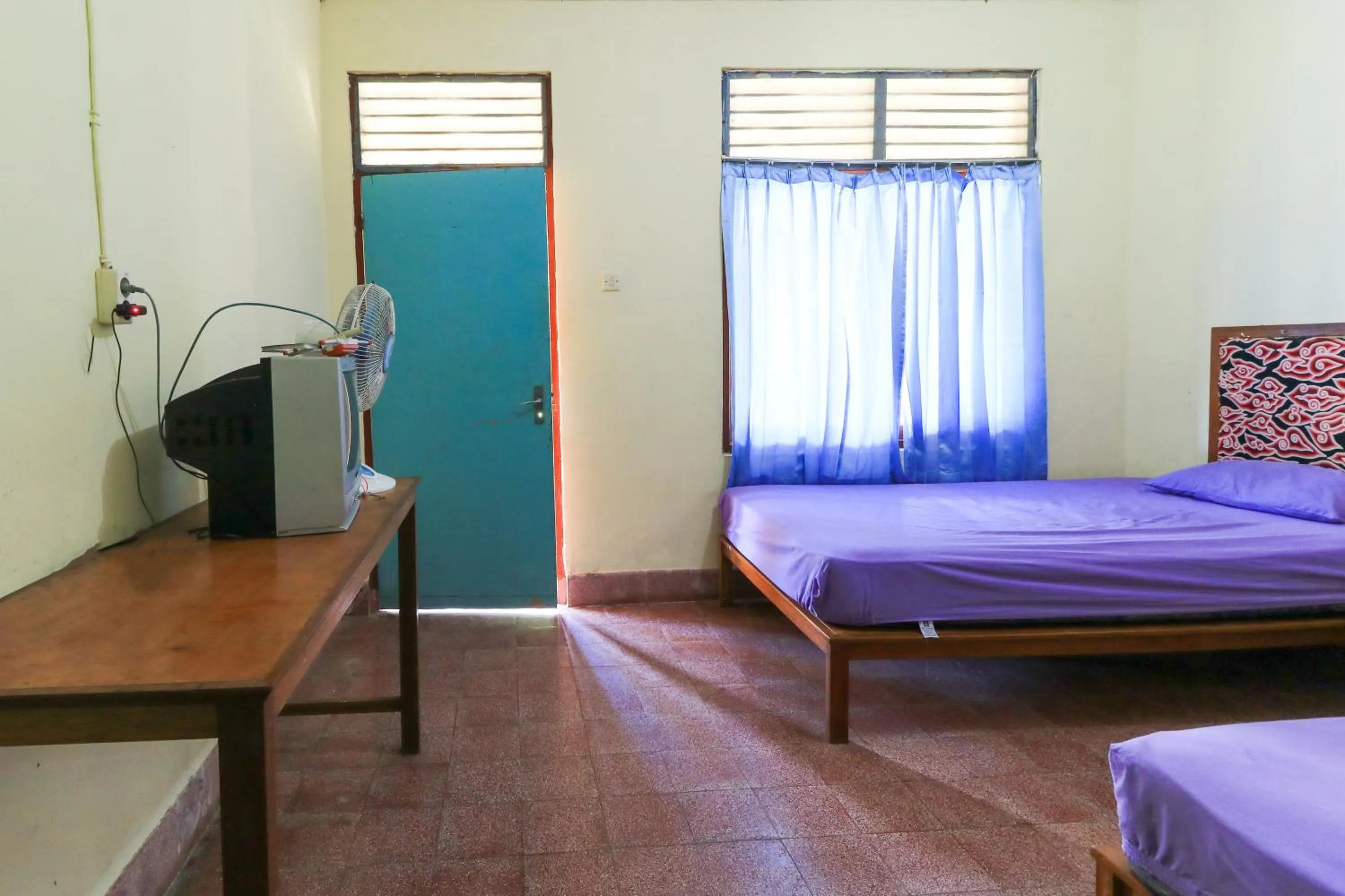 Photo of the whole room, Bed in Mertha Jati Hotel