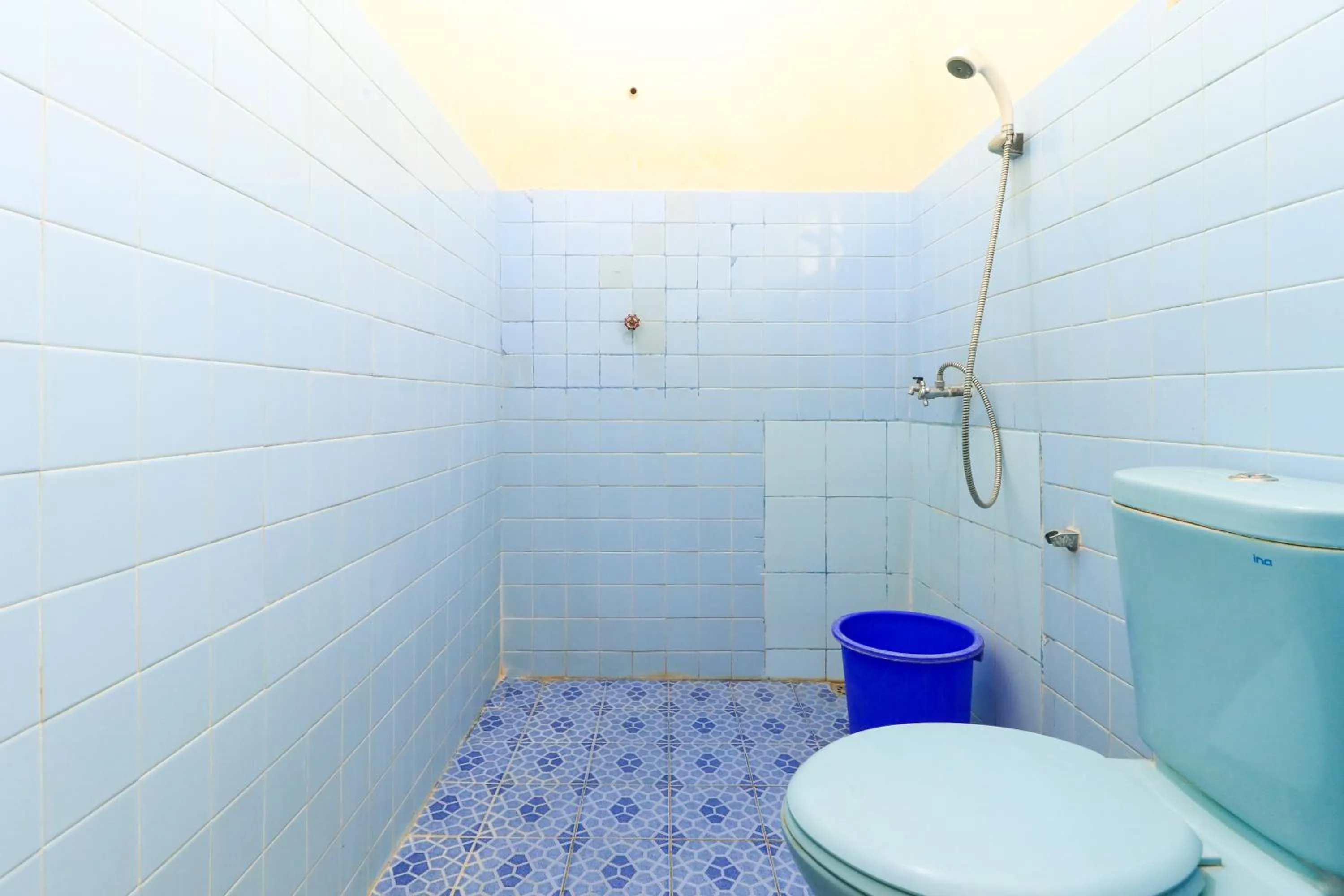 Bathroom in Mertha Jati Hotel