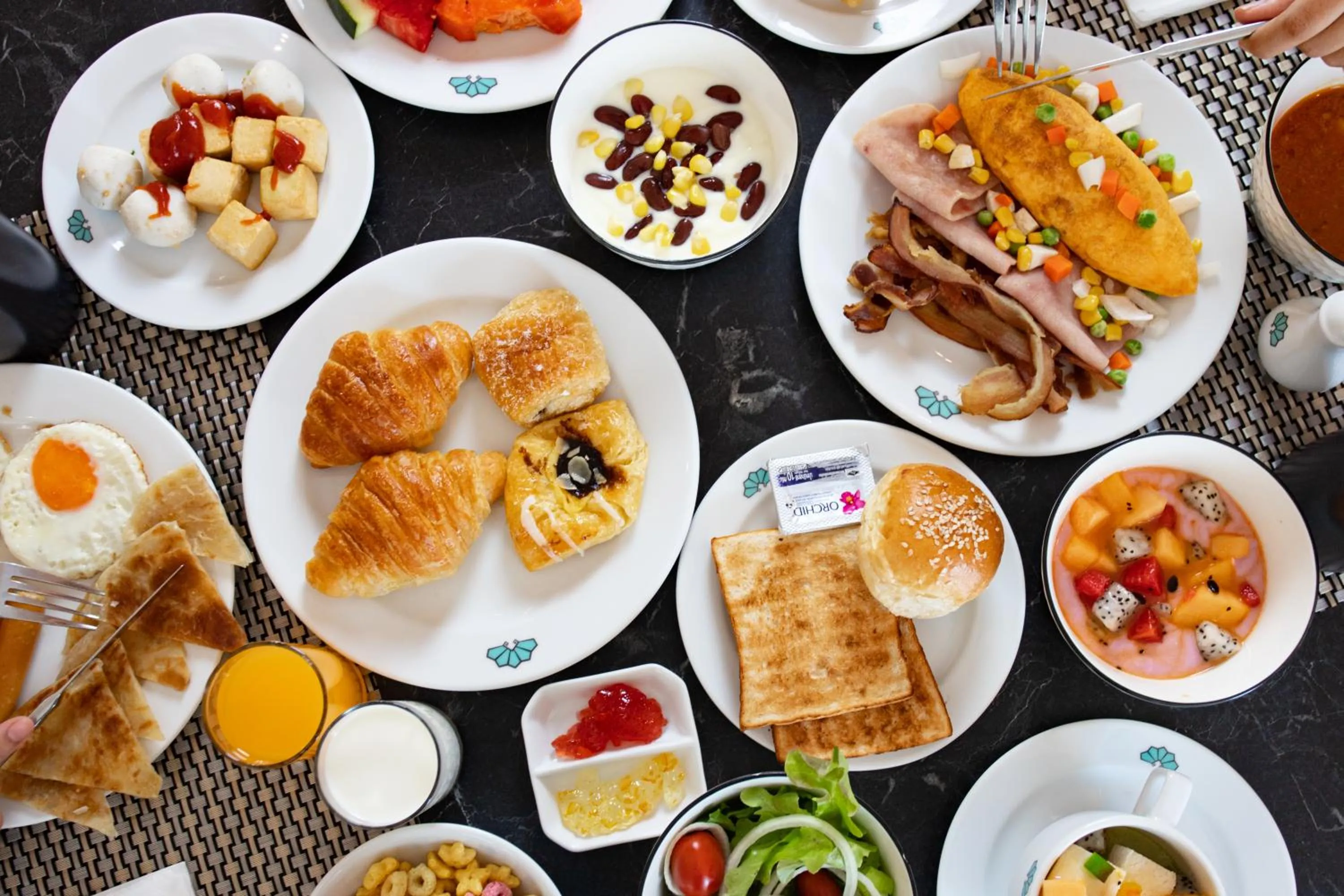 Restaurant/places to eat in The Corner