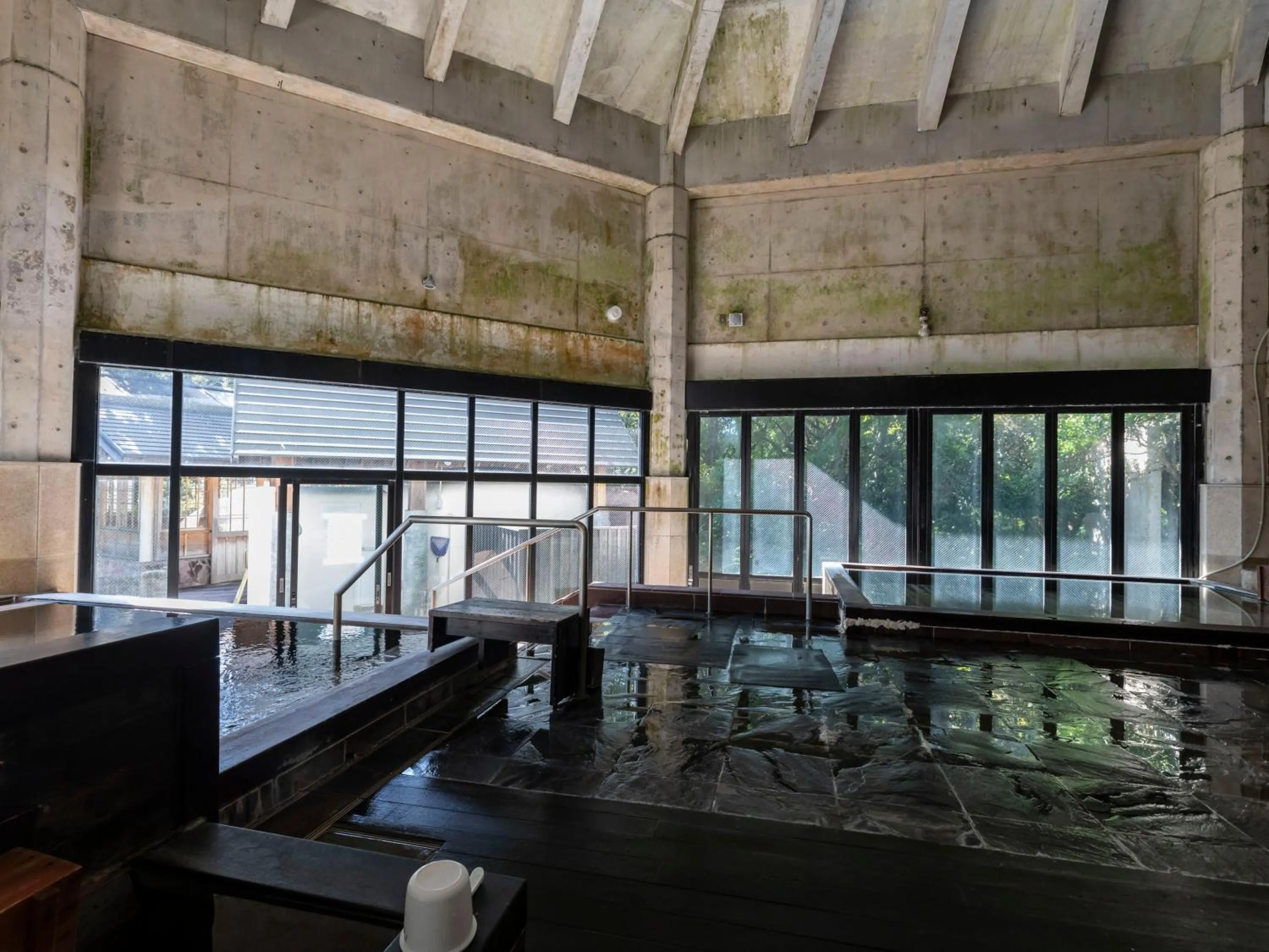 Public Bath in Tennenonsen Harunonoyu
