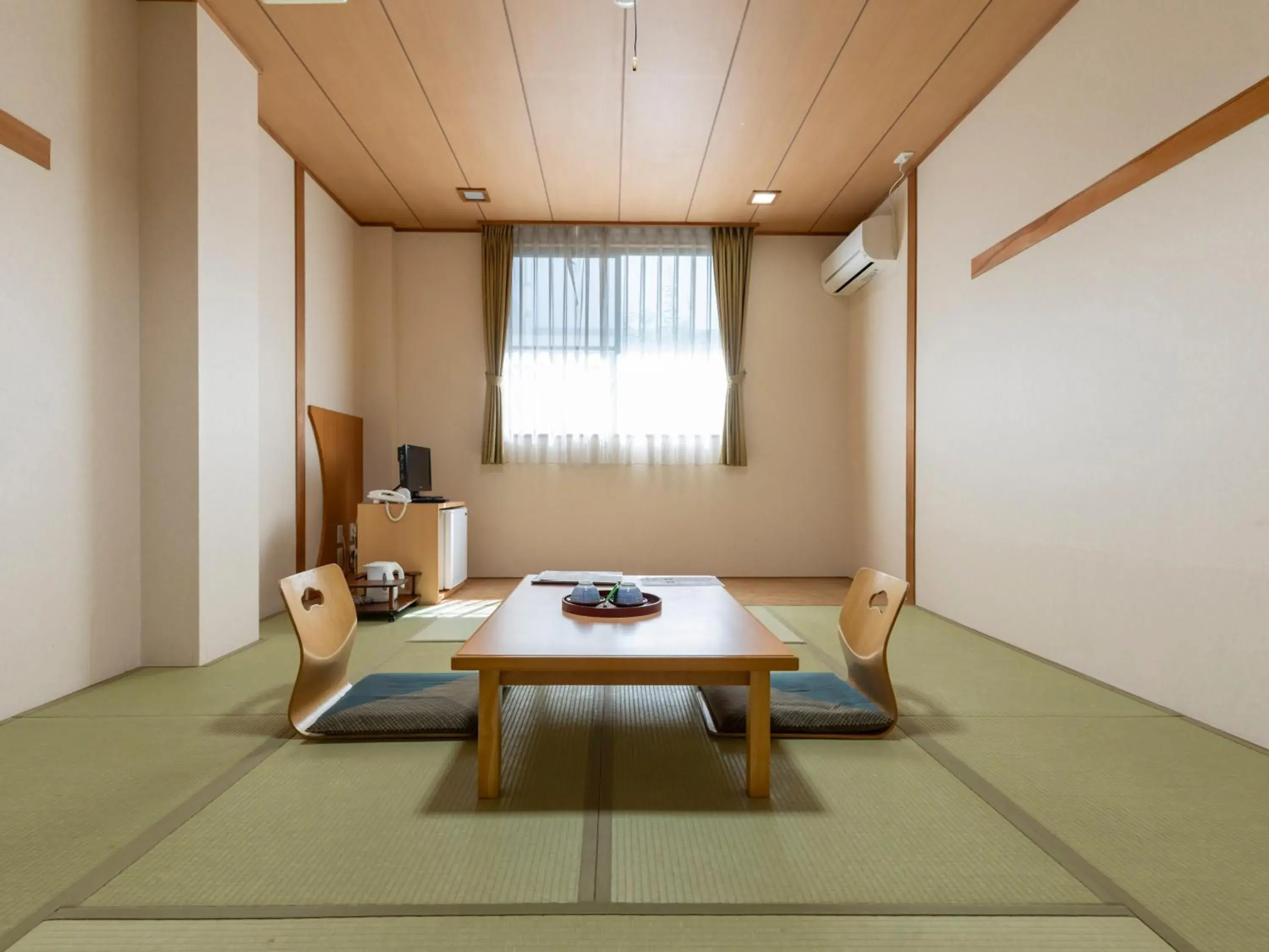 Family Room with Shared Bathroom - single occupancy in Tennenonsen Harunonoyu Family Room with Shared Bathroom - single occupancy in Tennenonsen Harunonoyu