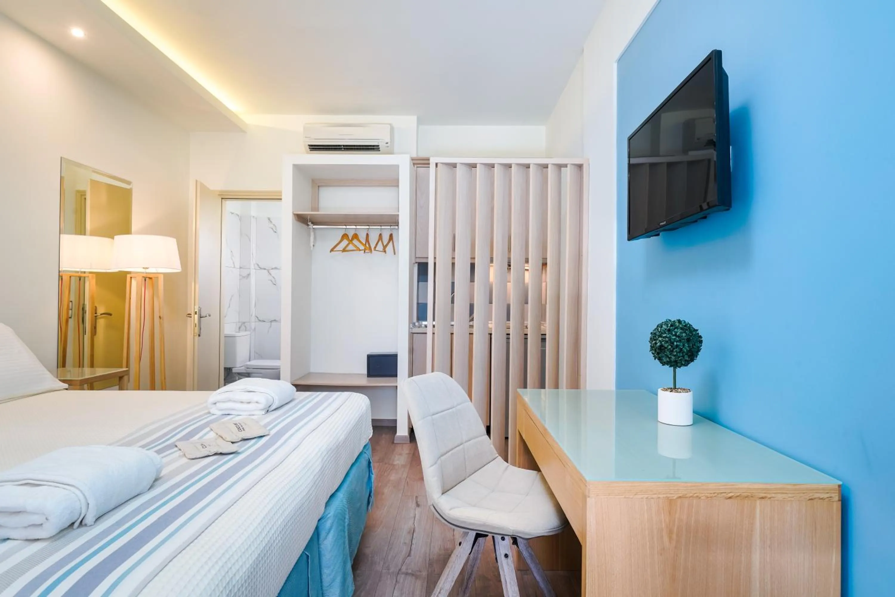 Photo of the whole room in Kamelia & Semeli Hotel