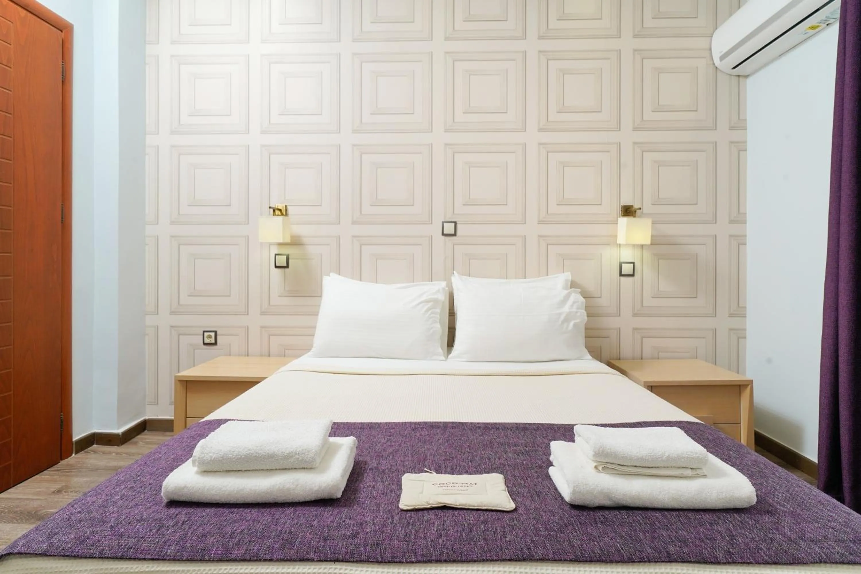 Bed in Kamelia & Semeli Hotel