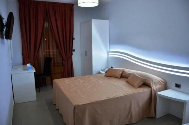 Bedroom, Bed in Hotel Perla Dello Ionio