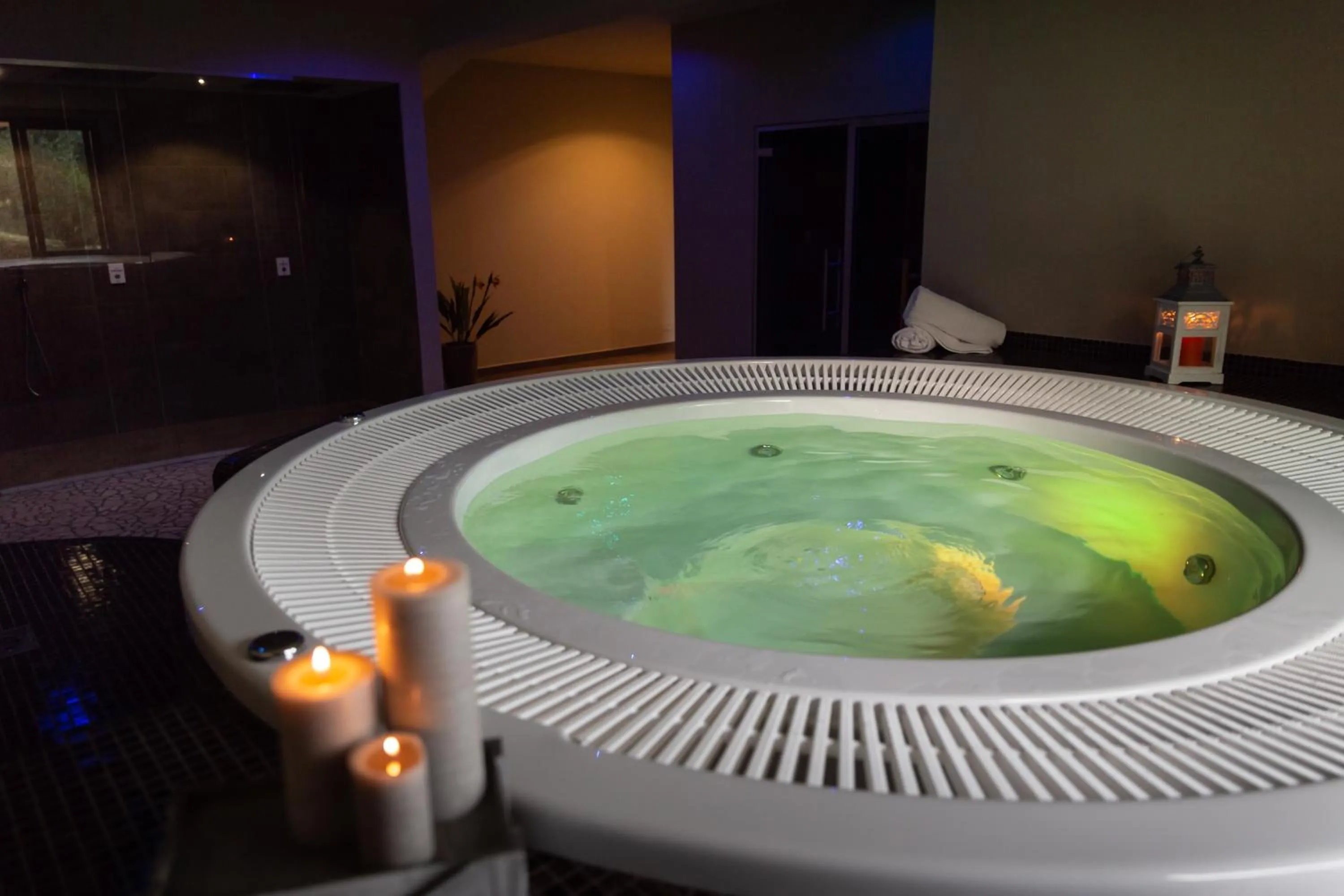 Hot Tub in Park Hotel Zanzanù