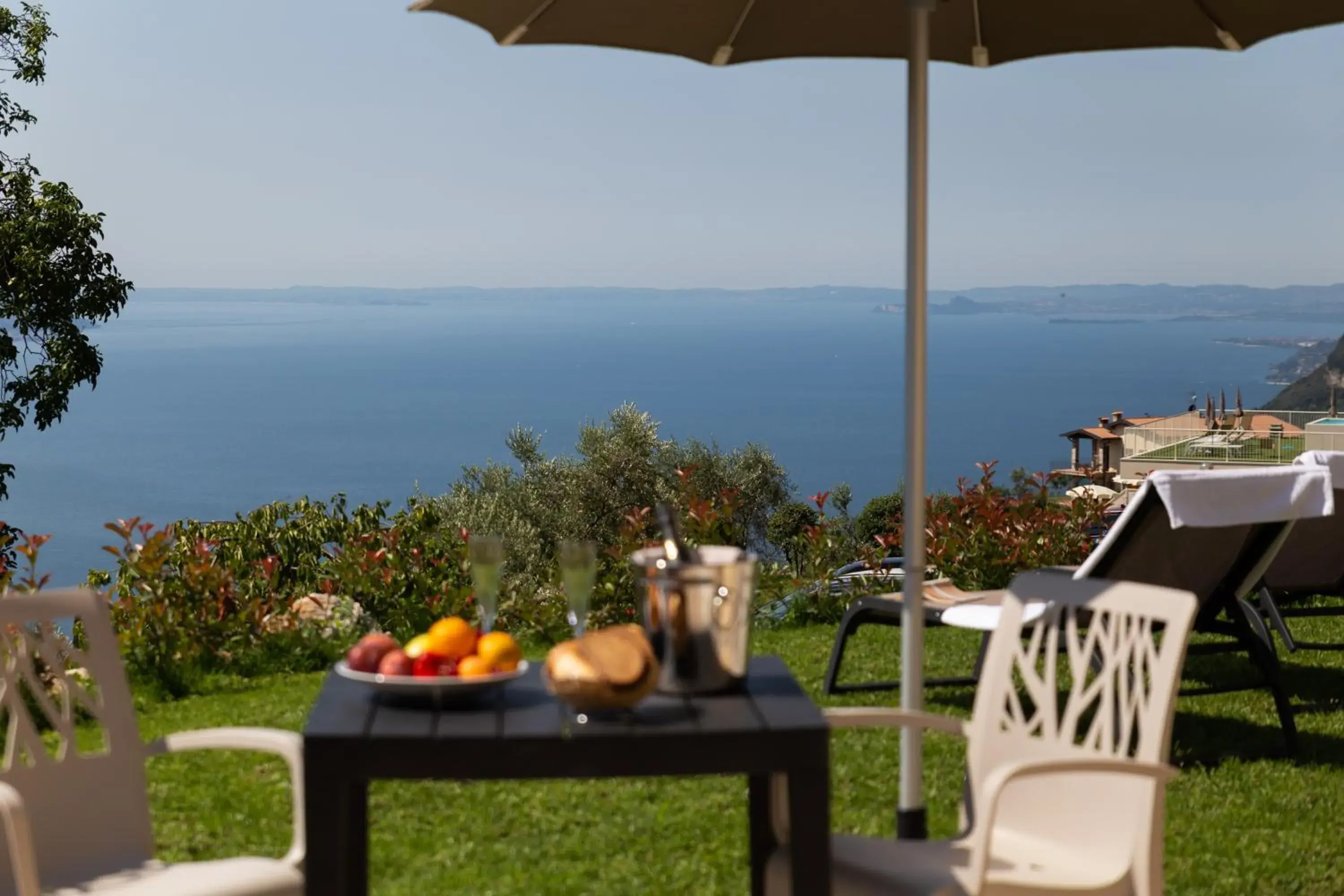 Lake view in Park Hotel Zanzanù