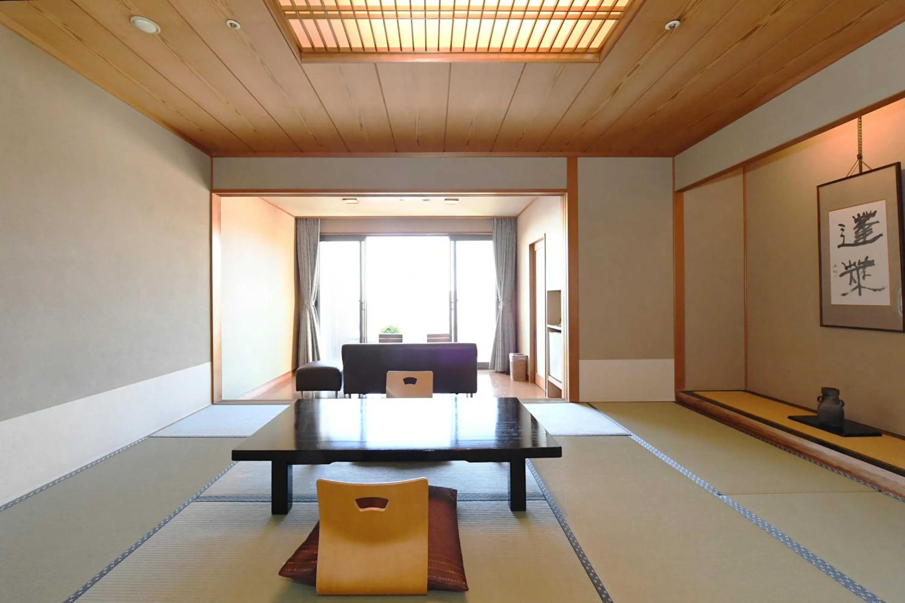 Photo of the whole room in Shimoda Yamatokan