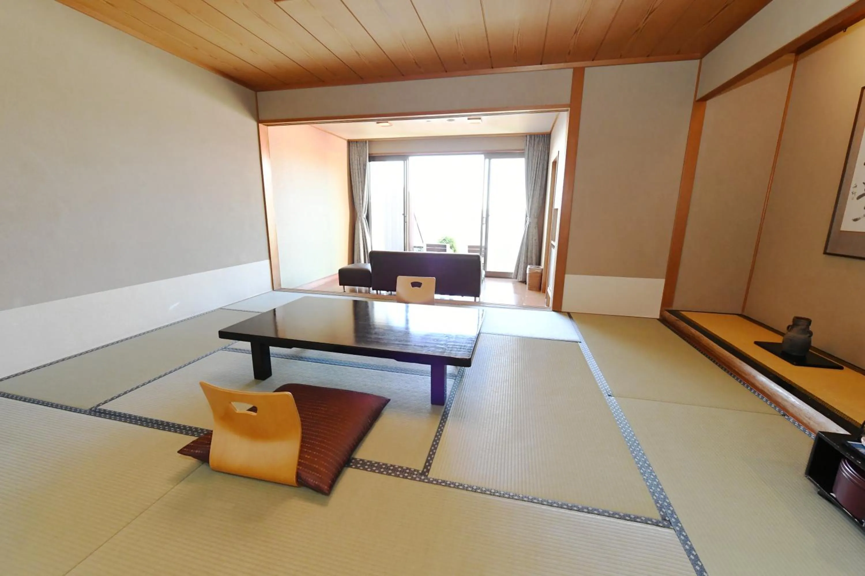 Photo of the whole room in Shimoda Yamatokan