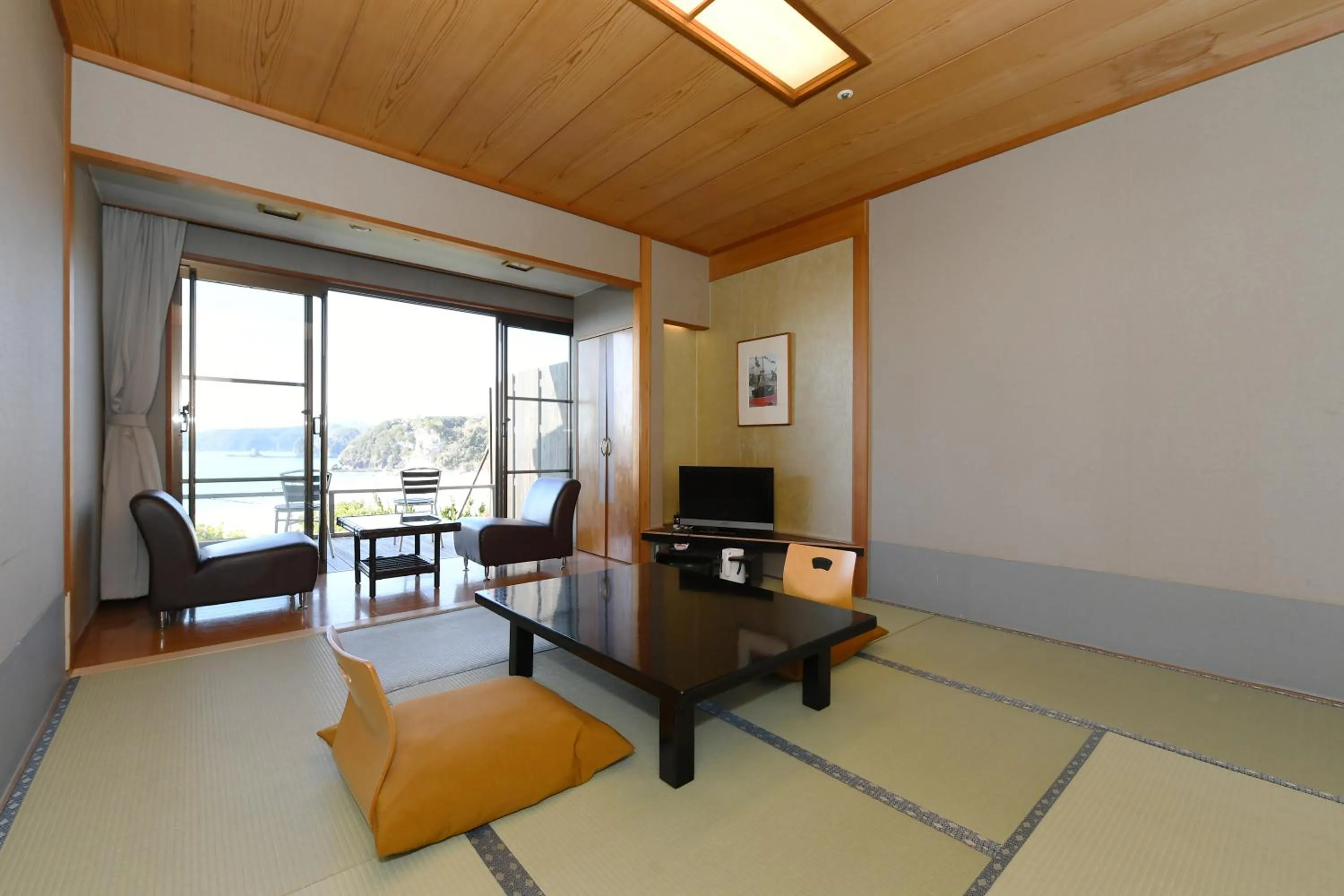 Photo of the whole room in Shimoda Yamatokan