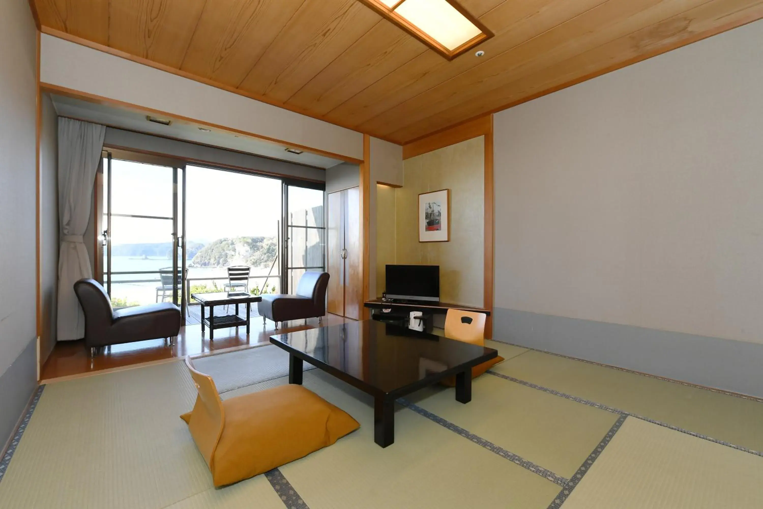 Photo of the whole room in Shimoda Yamatokan Photo of the whole room in Shimoda Yamatokan