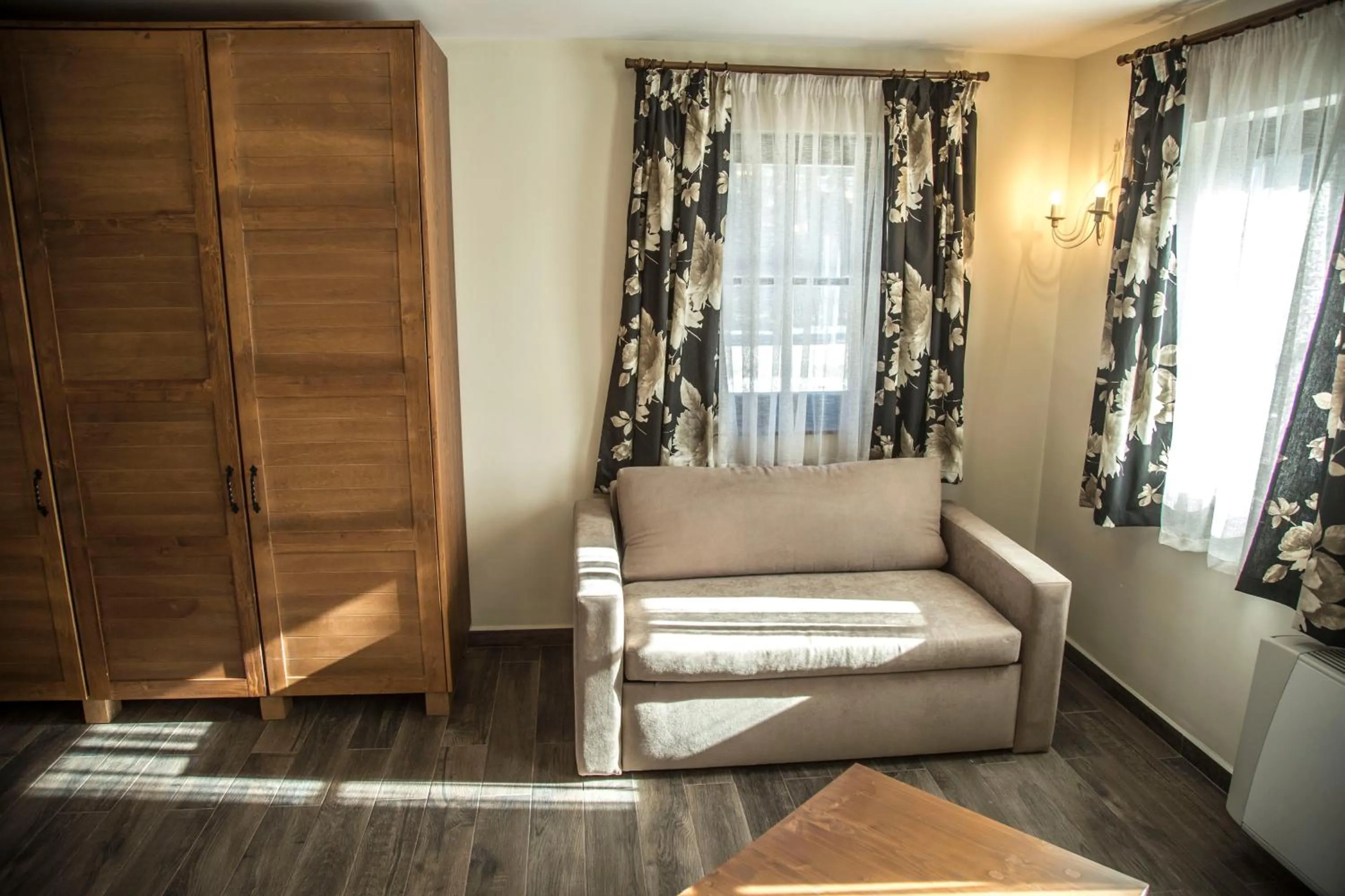 Photo of the whole room, Bed in Red House