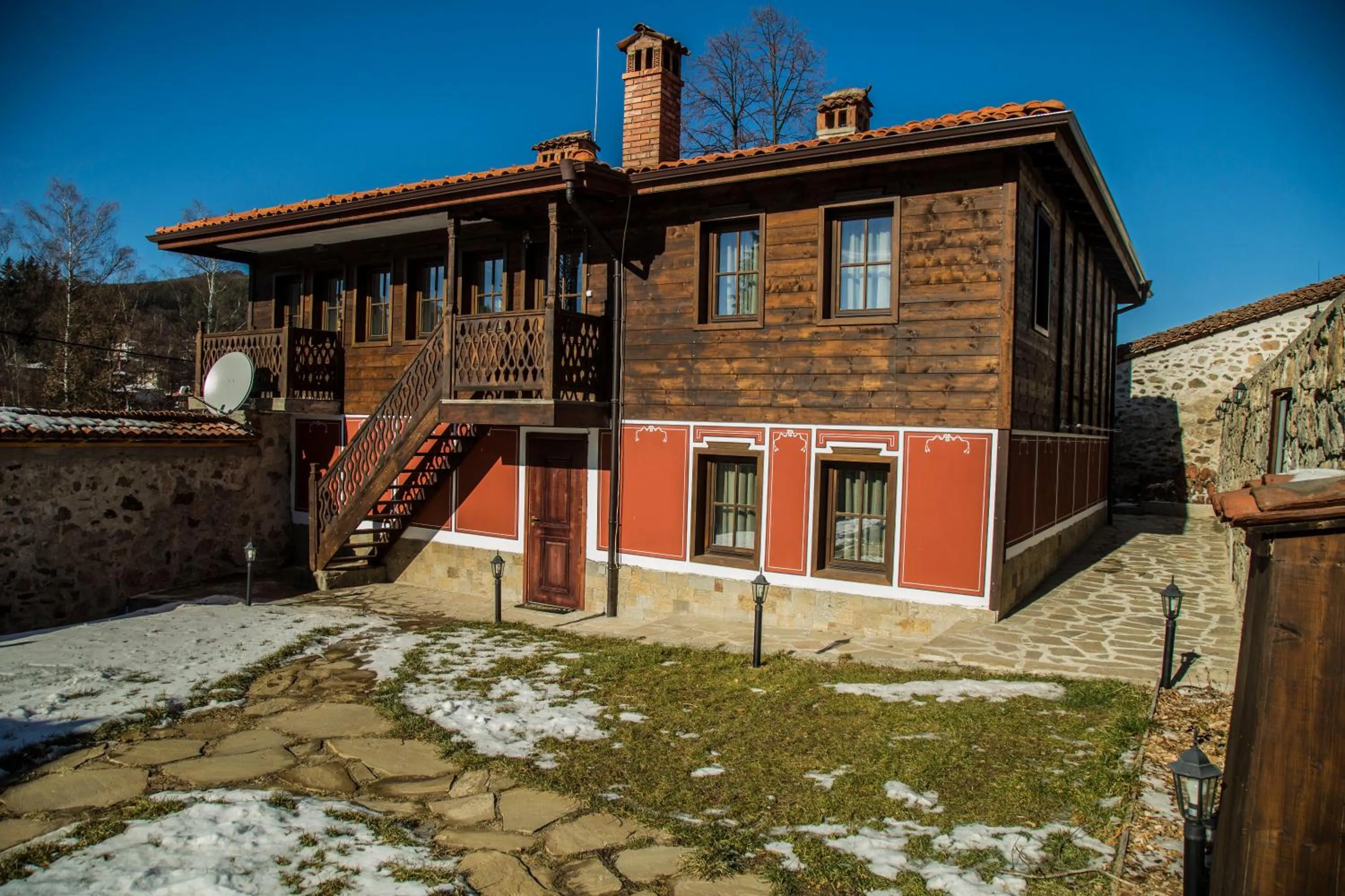 Facade/entrance in Red House
