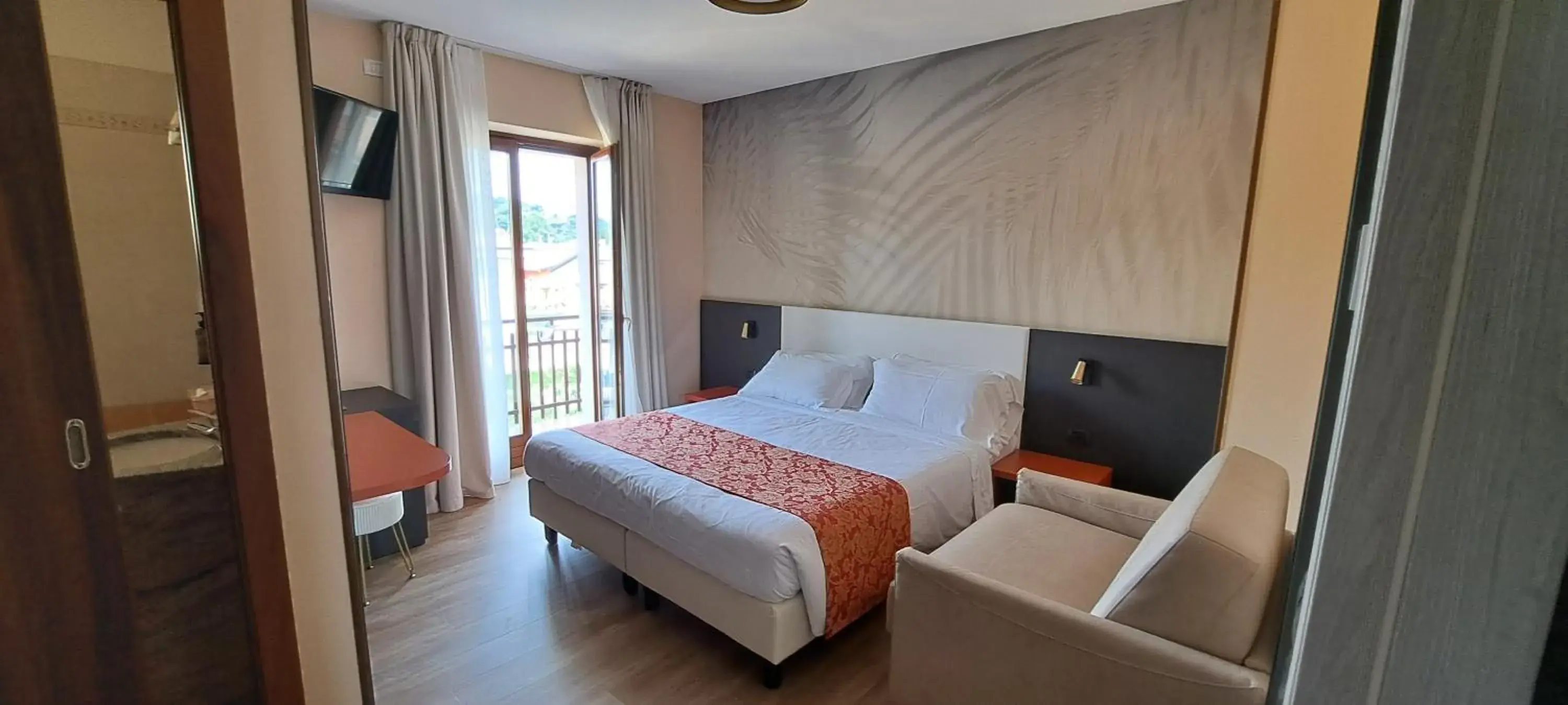 Double Room with Balcony in Hotel B&B Fortuna Double Room with Balcony in Hotel B&B Fortuna