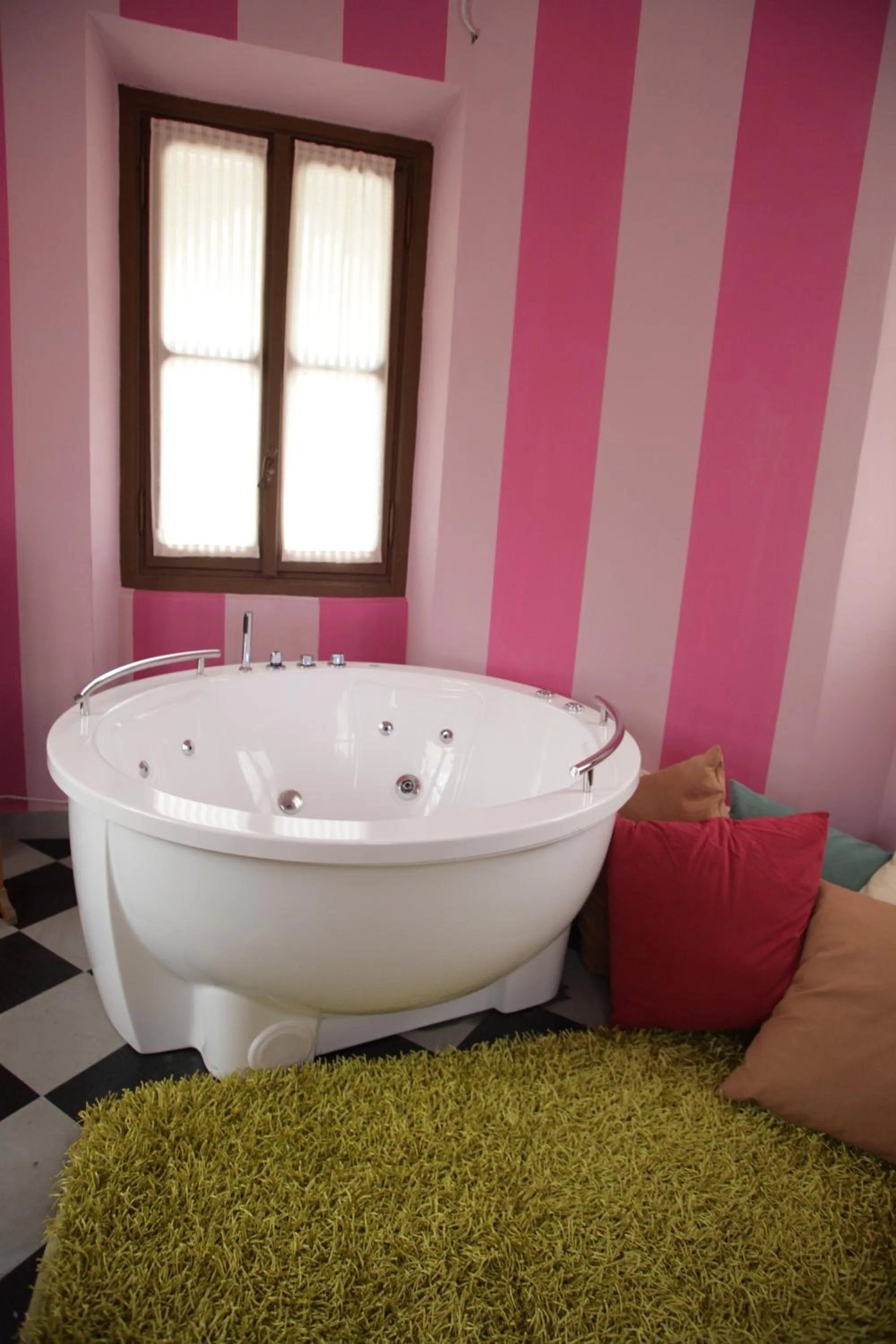 Hot Tub in Relais Villa Brioschi