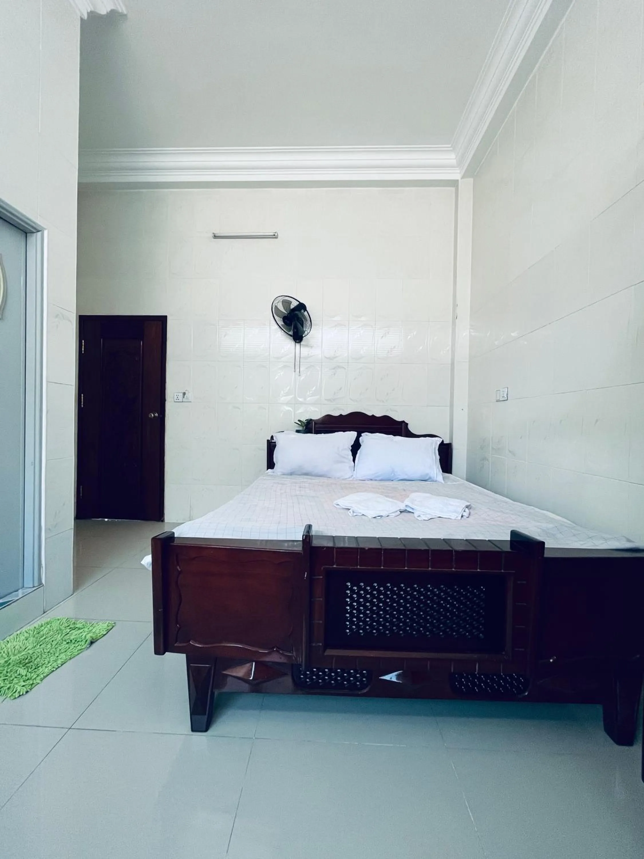 Bedroom, Bed in Por Chey