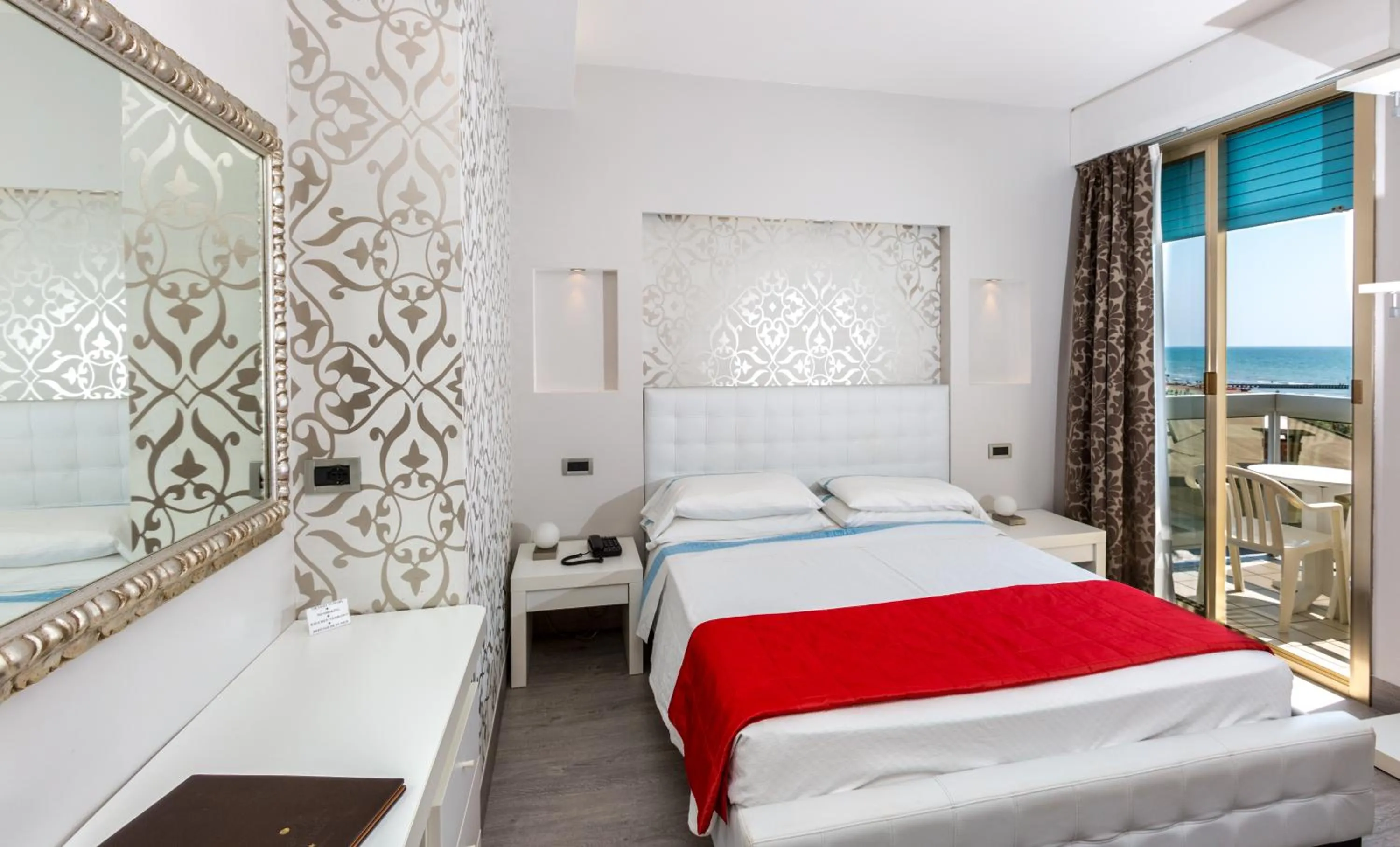 Day, Bed in Hotel Rivamare