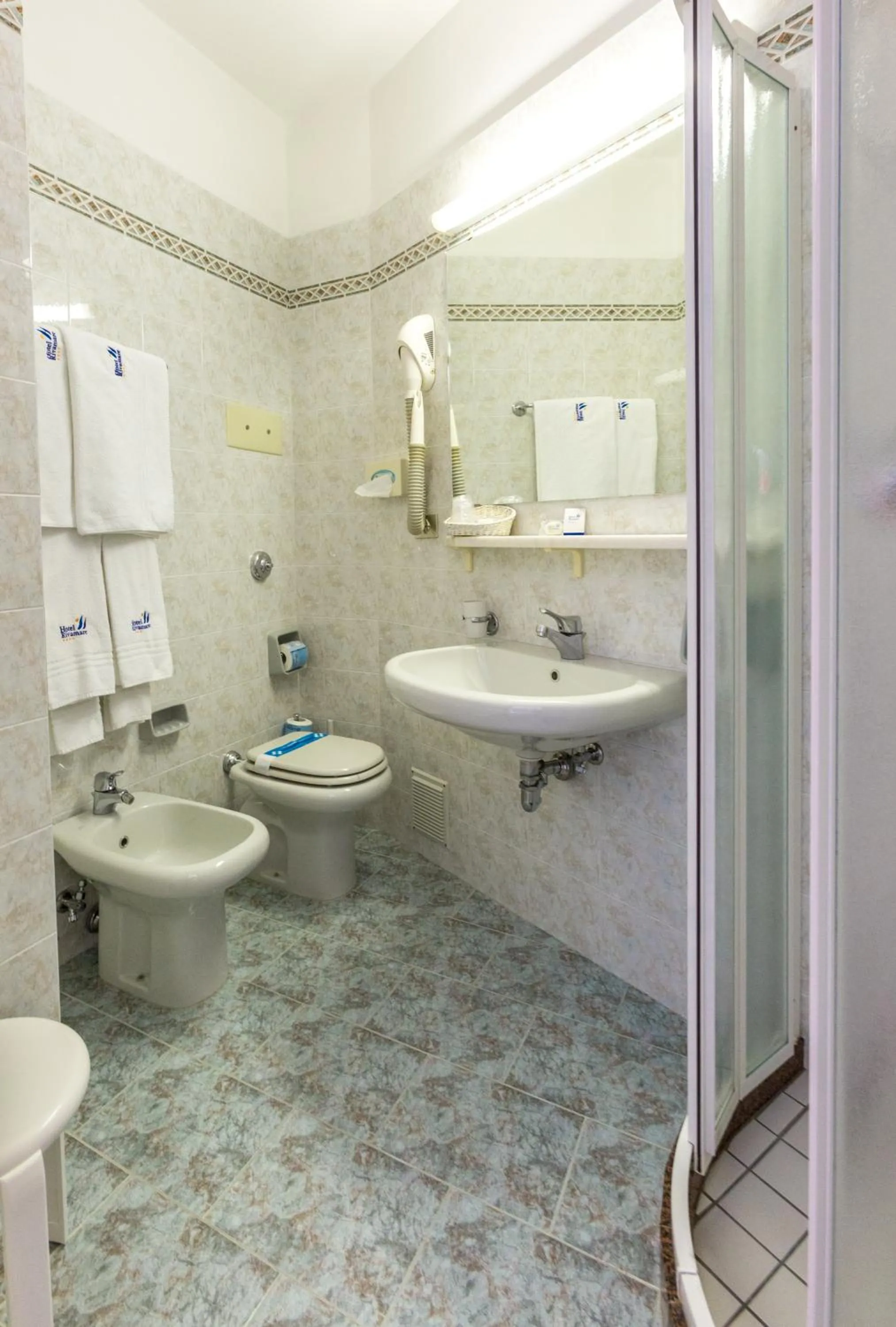 Bathroom in Hotel Rivamare