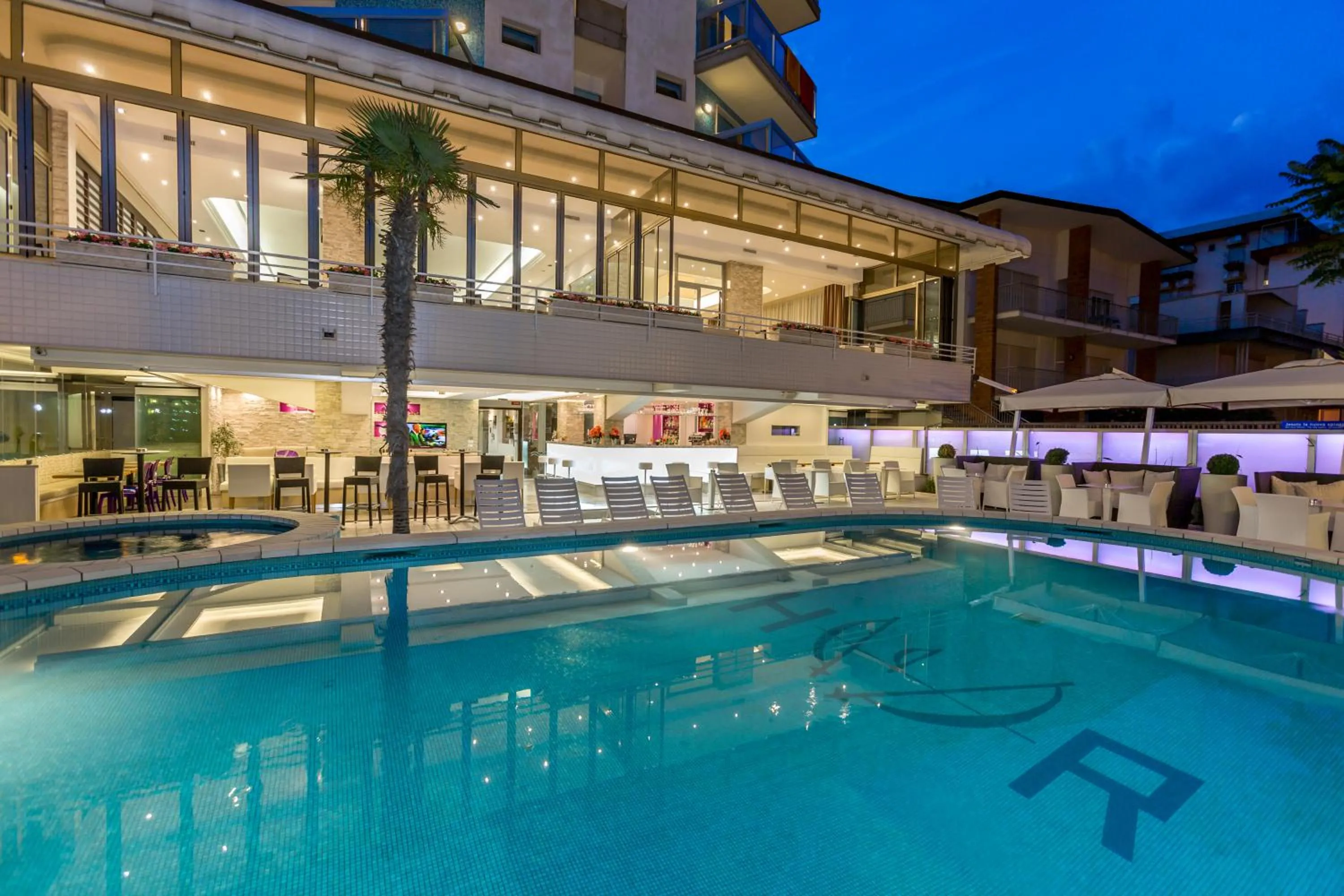 Restaurant/places to eat in Hotel Rivamare