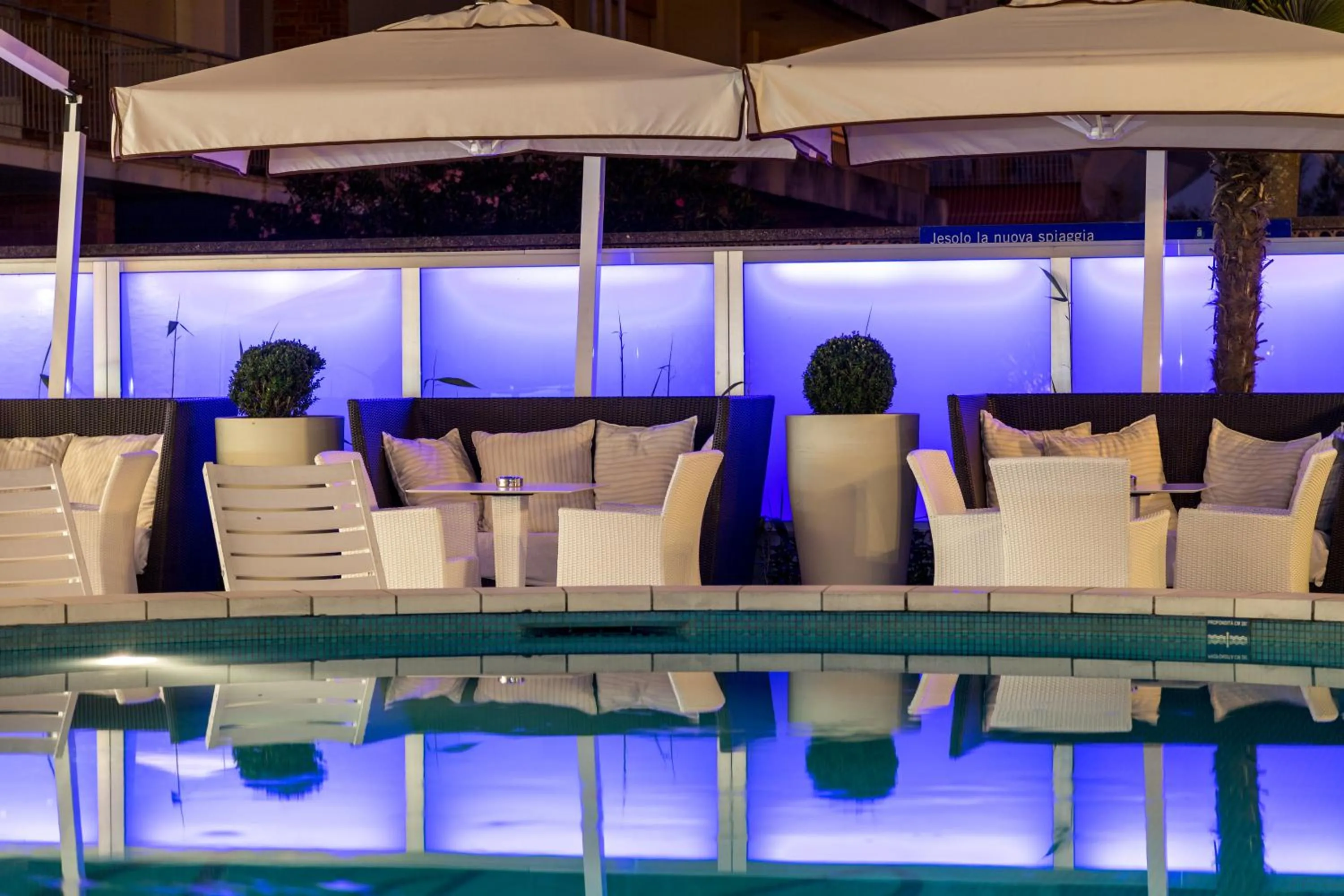 Swimming pool in Hotel Rivamare