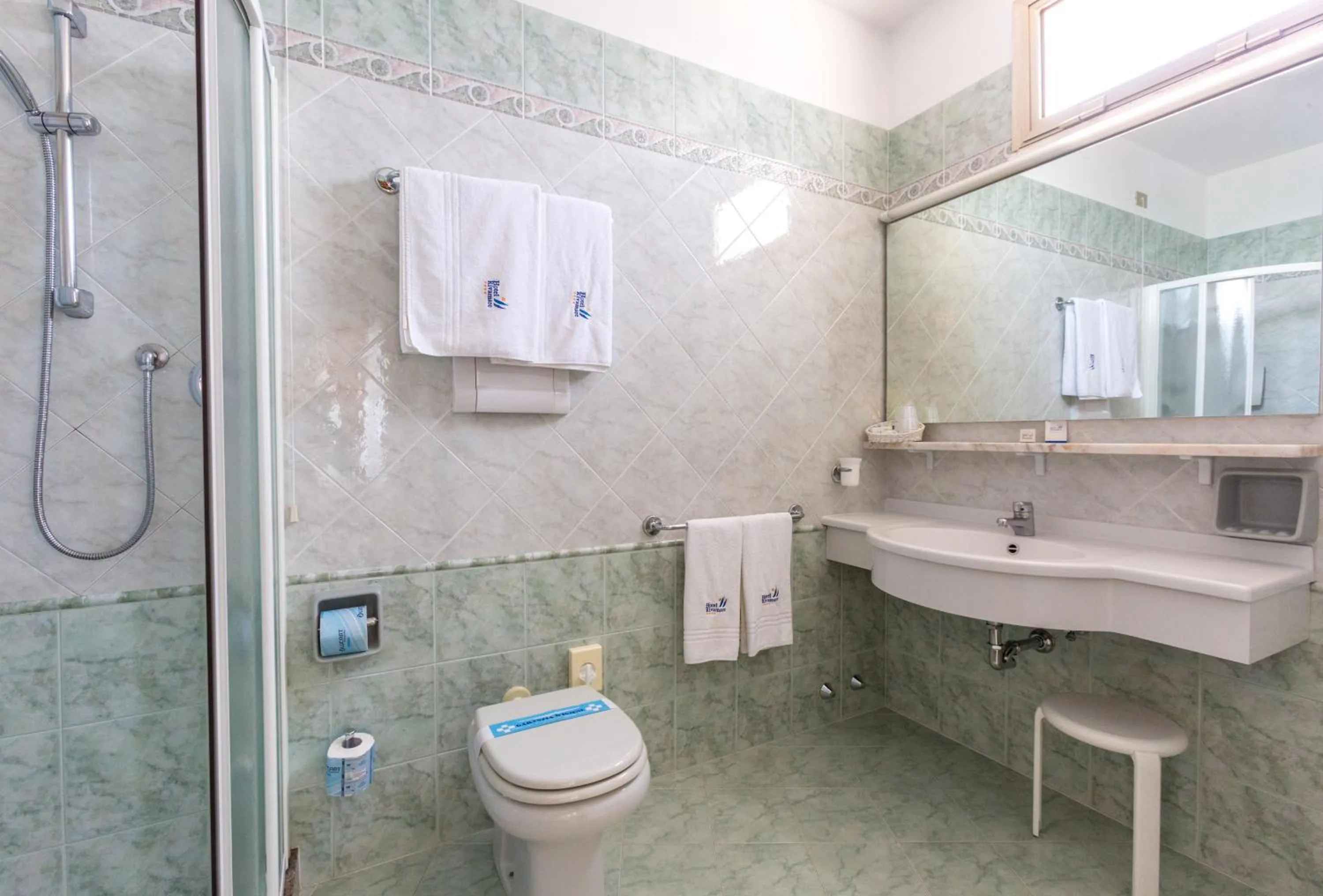 Bathroom in Hotel Rivamare