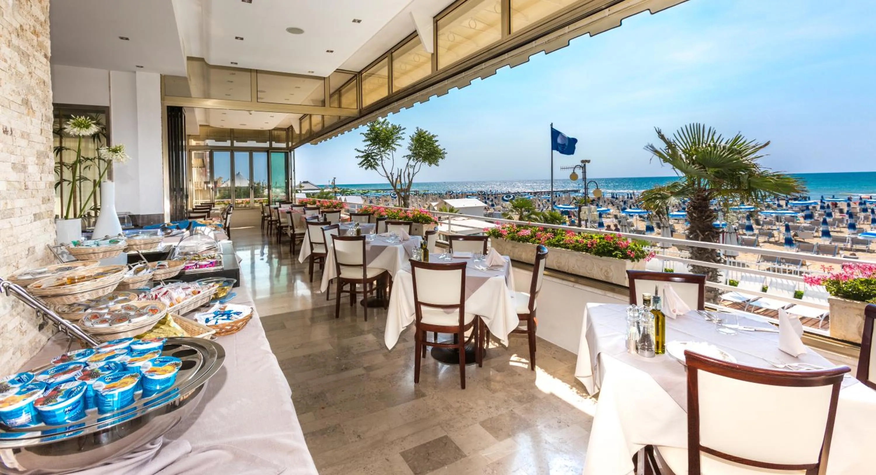 Restaurant/places to eat in Hotel Rivamare