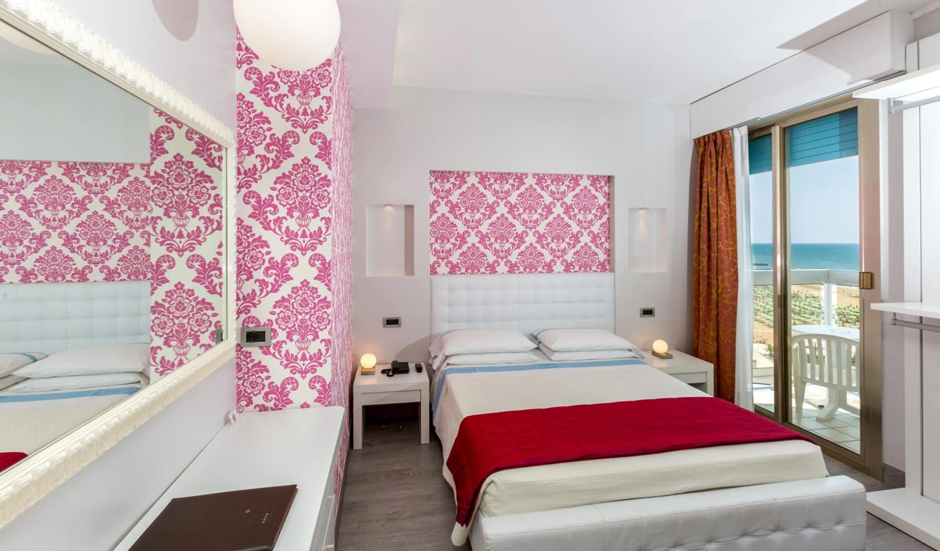 Day, Bed in Hotel Rivamare