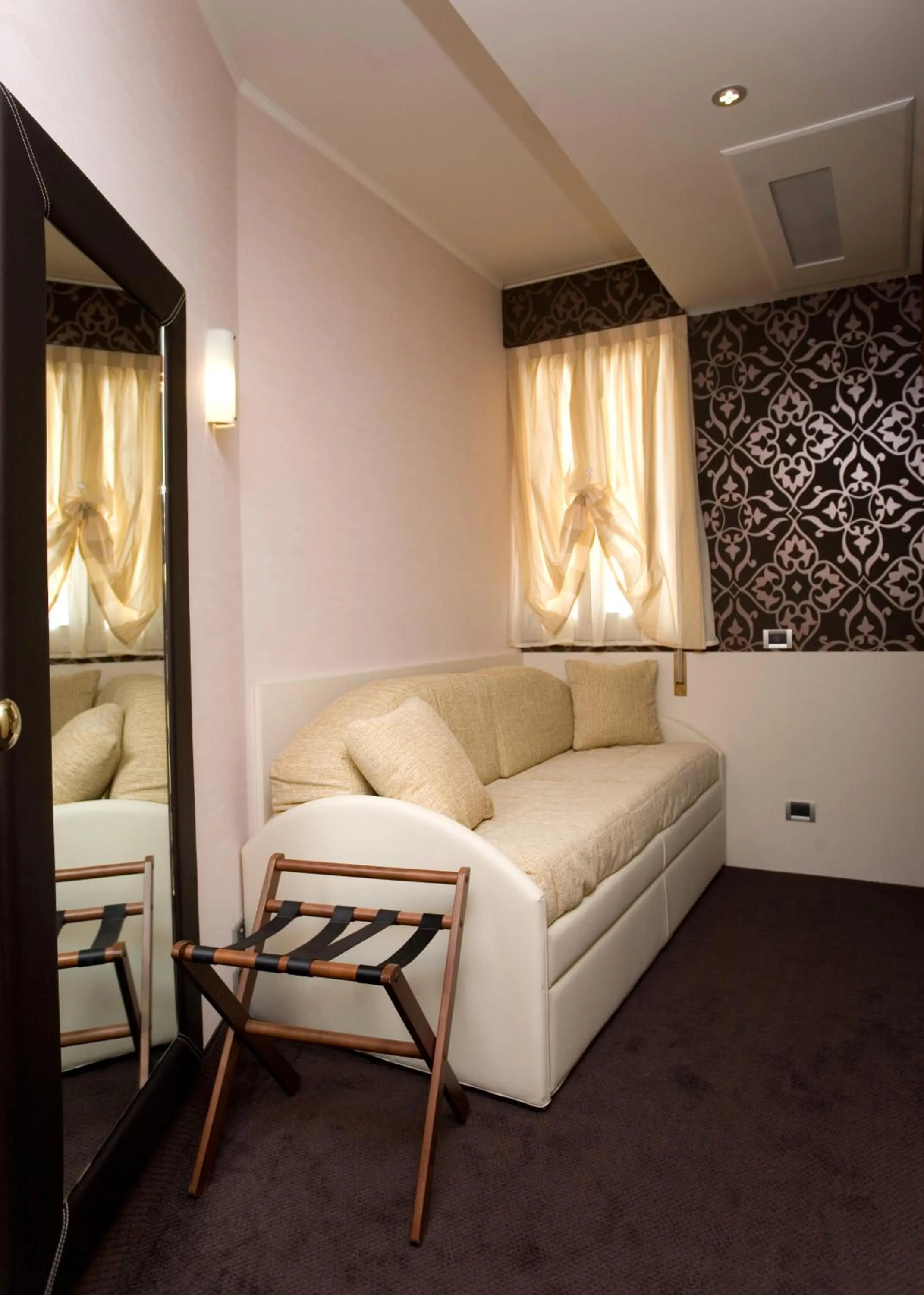 Seating area in Hotel Rivamare