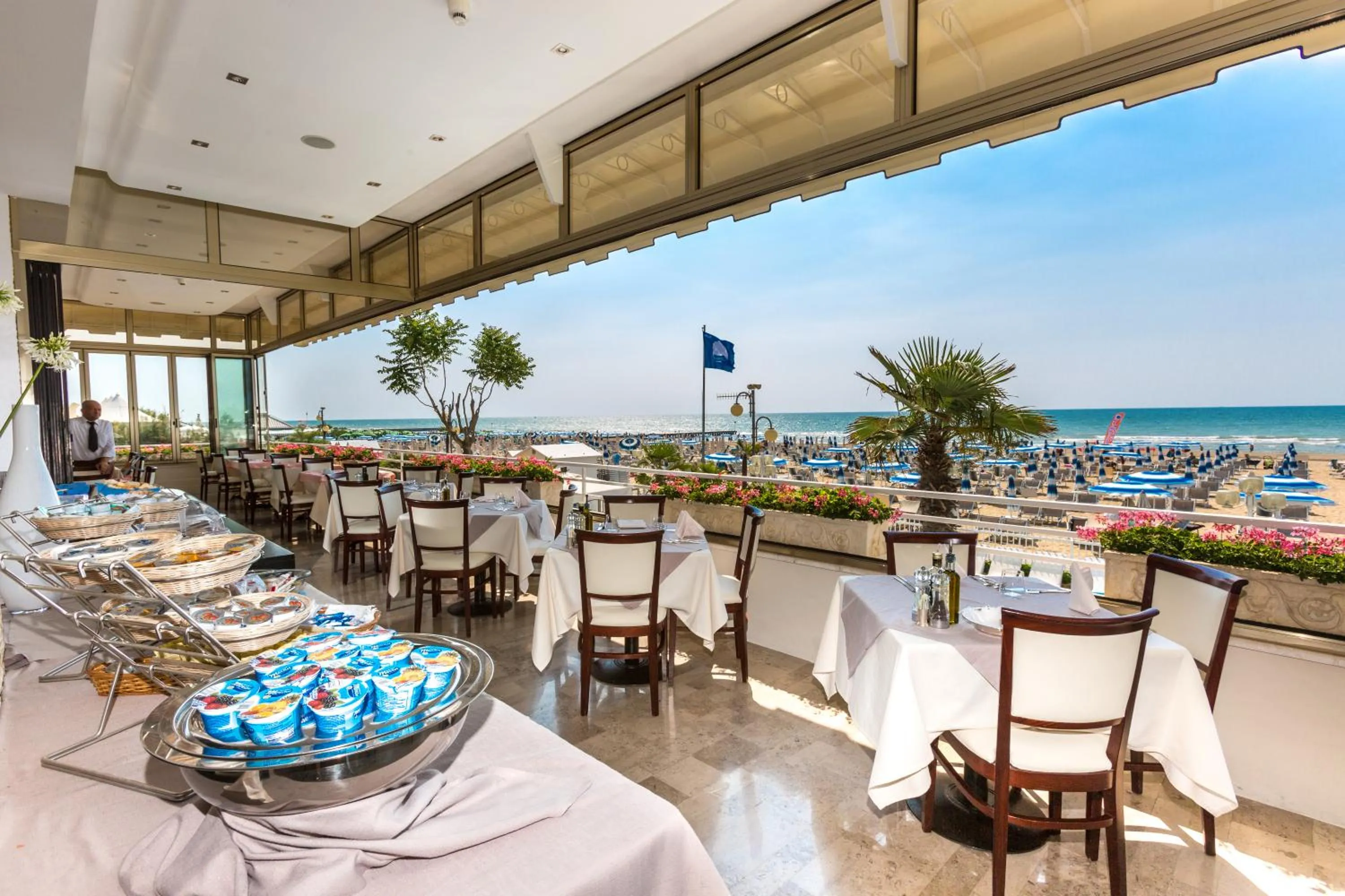 Restaurant/places to eat in Hotel Rivamare