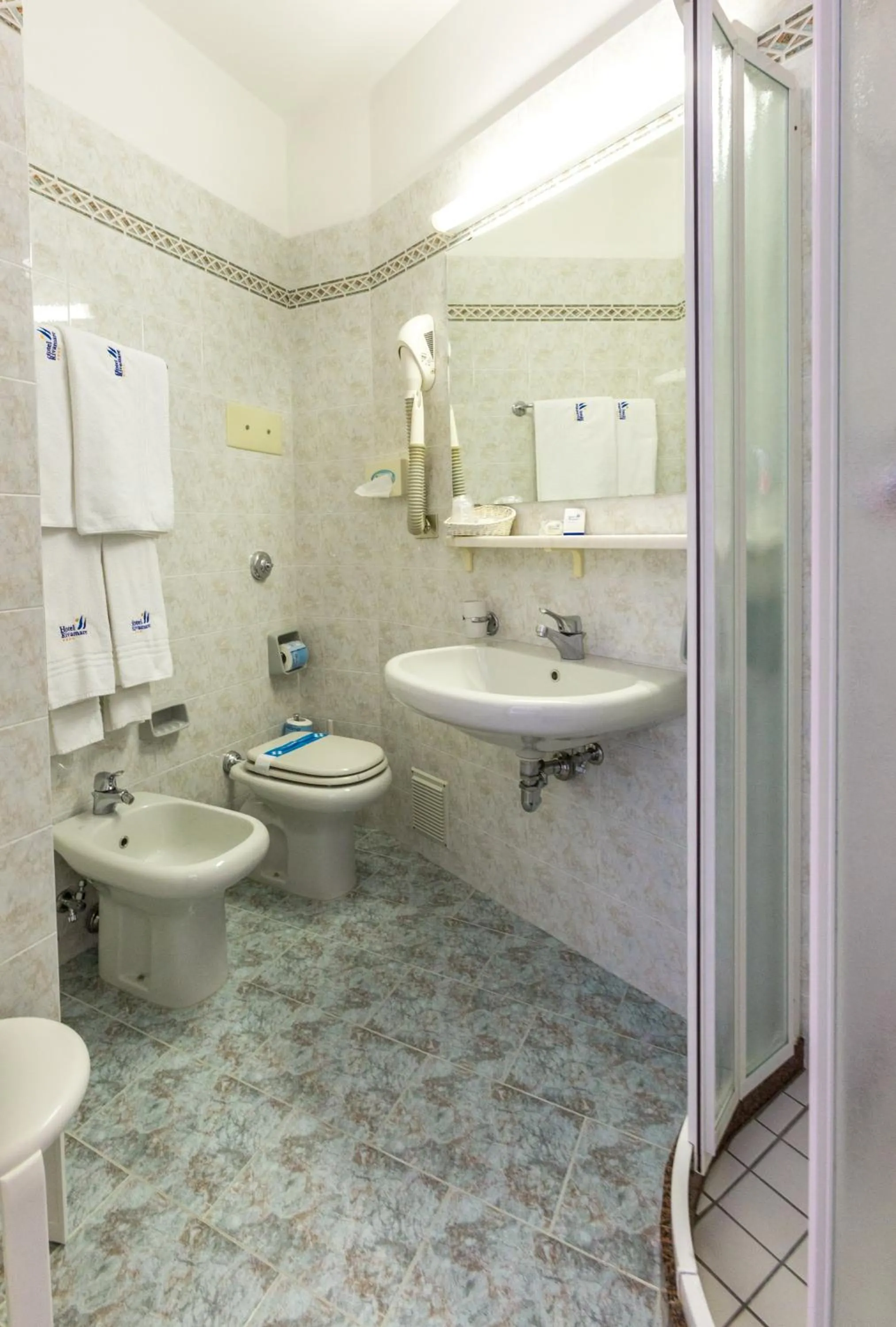 Bathroom in Hotel Rivamare