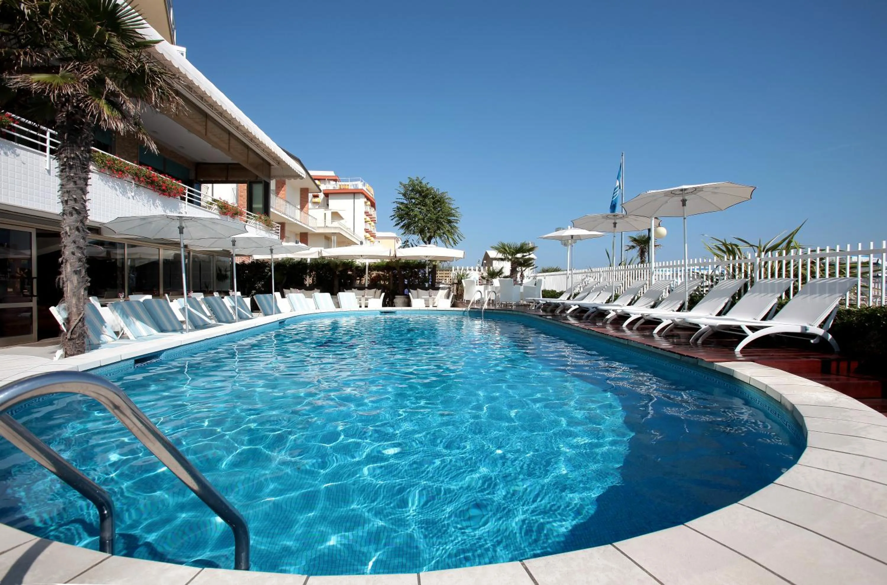 Swimming pool in Hotel Rivamare