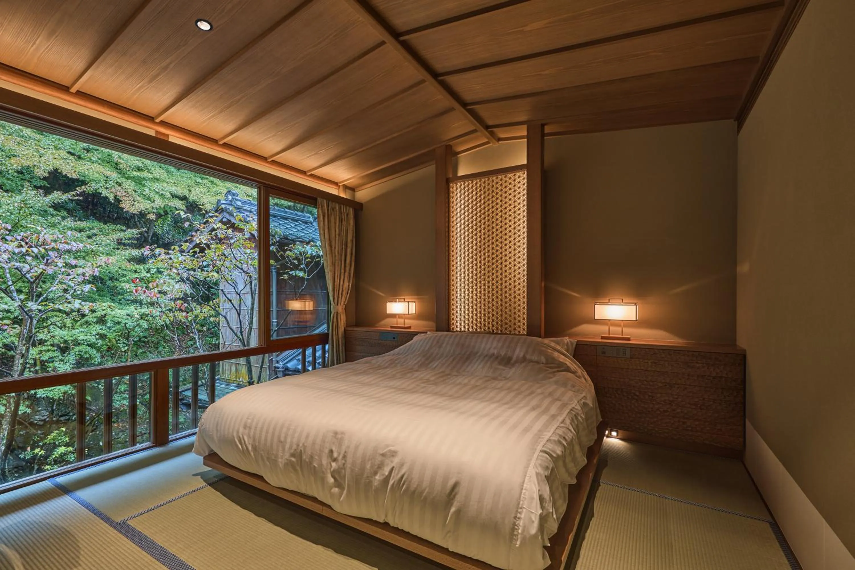 Bed in Nishimuraya Honkan