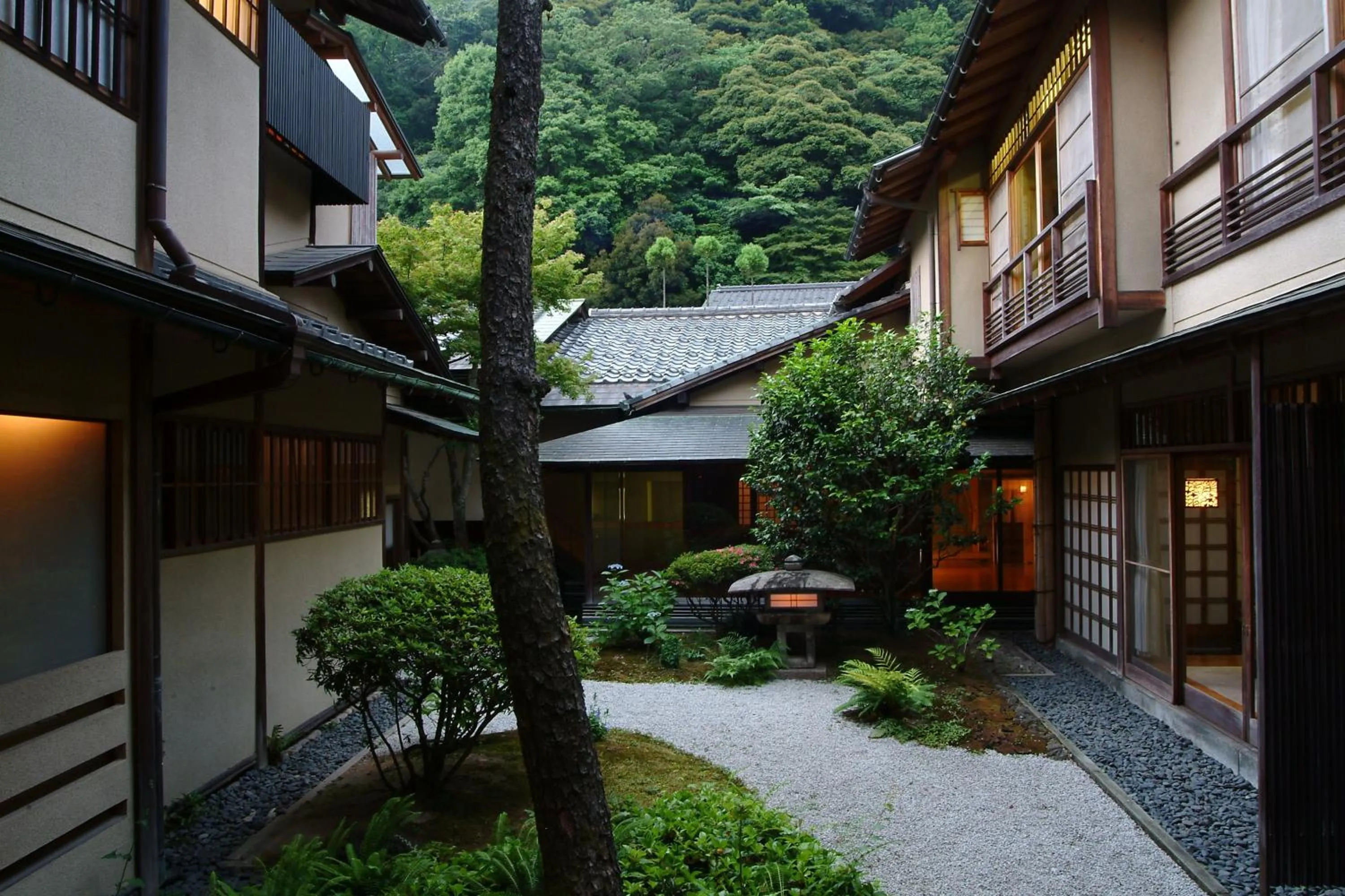 Garden in Nishimuraya Honkan